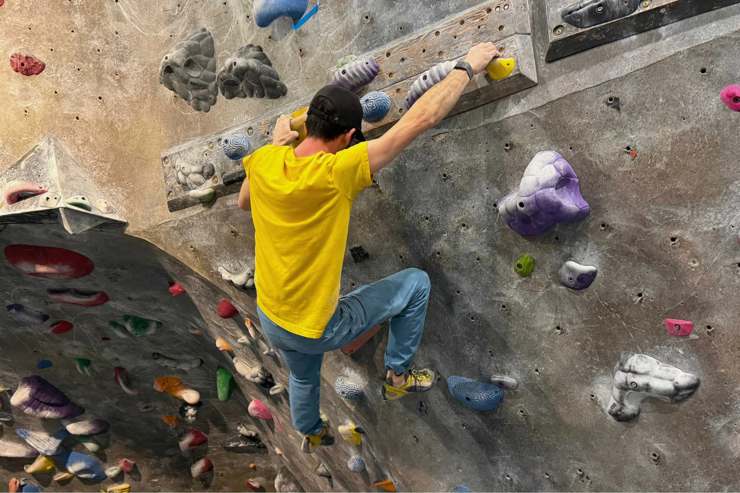 We climbed in the La Sportiva Finales while bouldering and rope climbing indoors and outside.