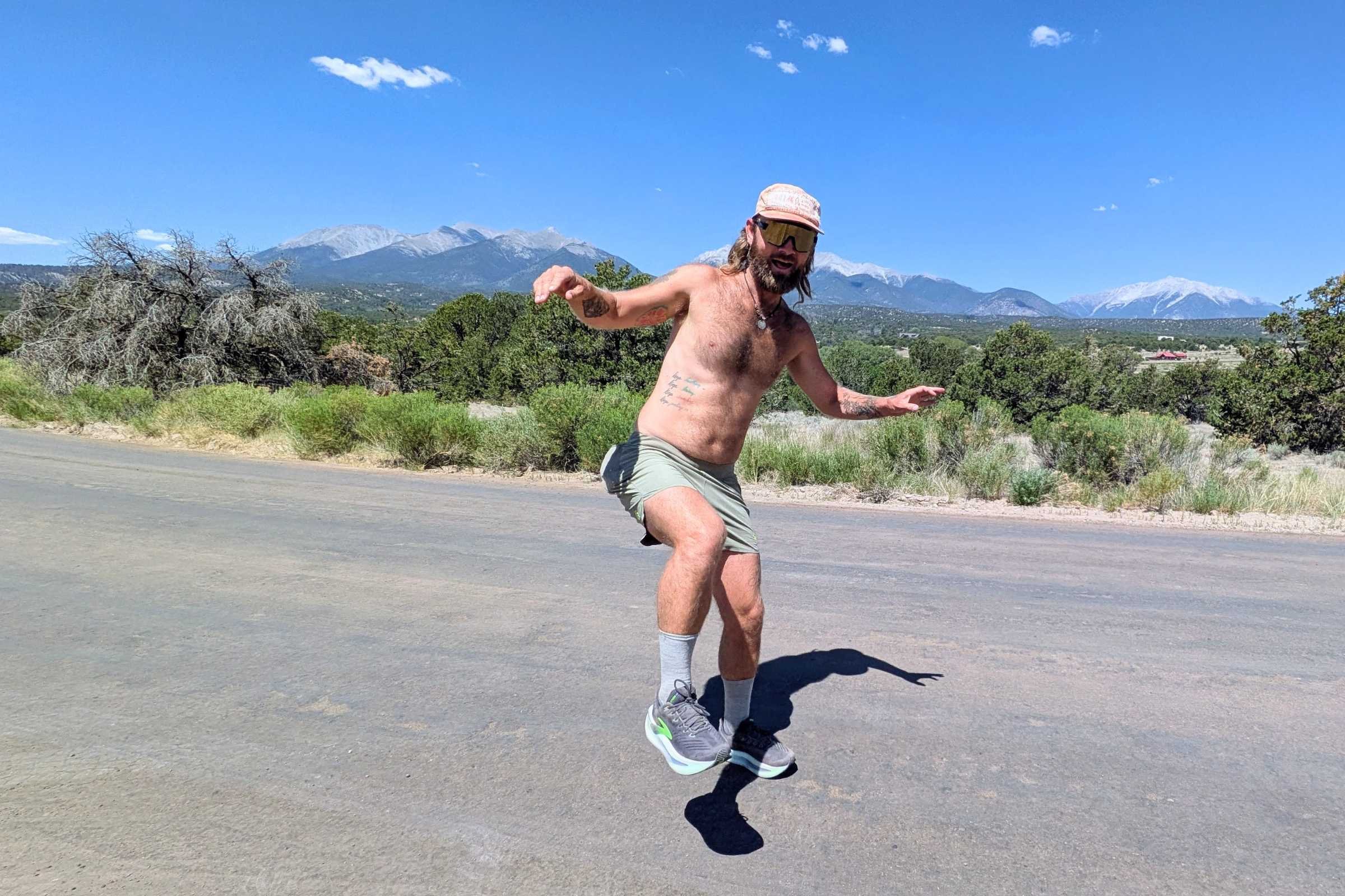 The rabbit FKT shorts are made of stretch material that lets you move freely