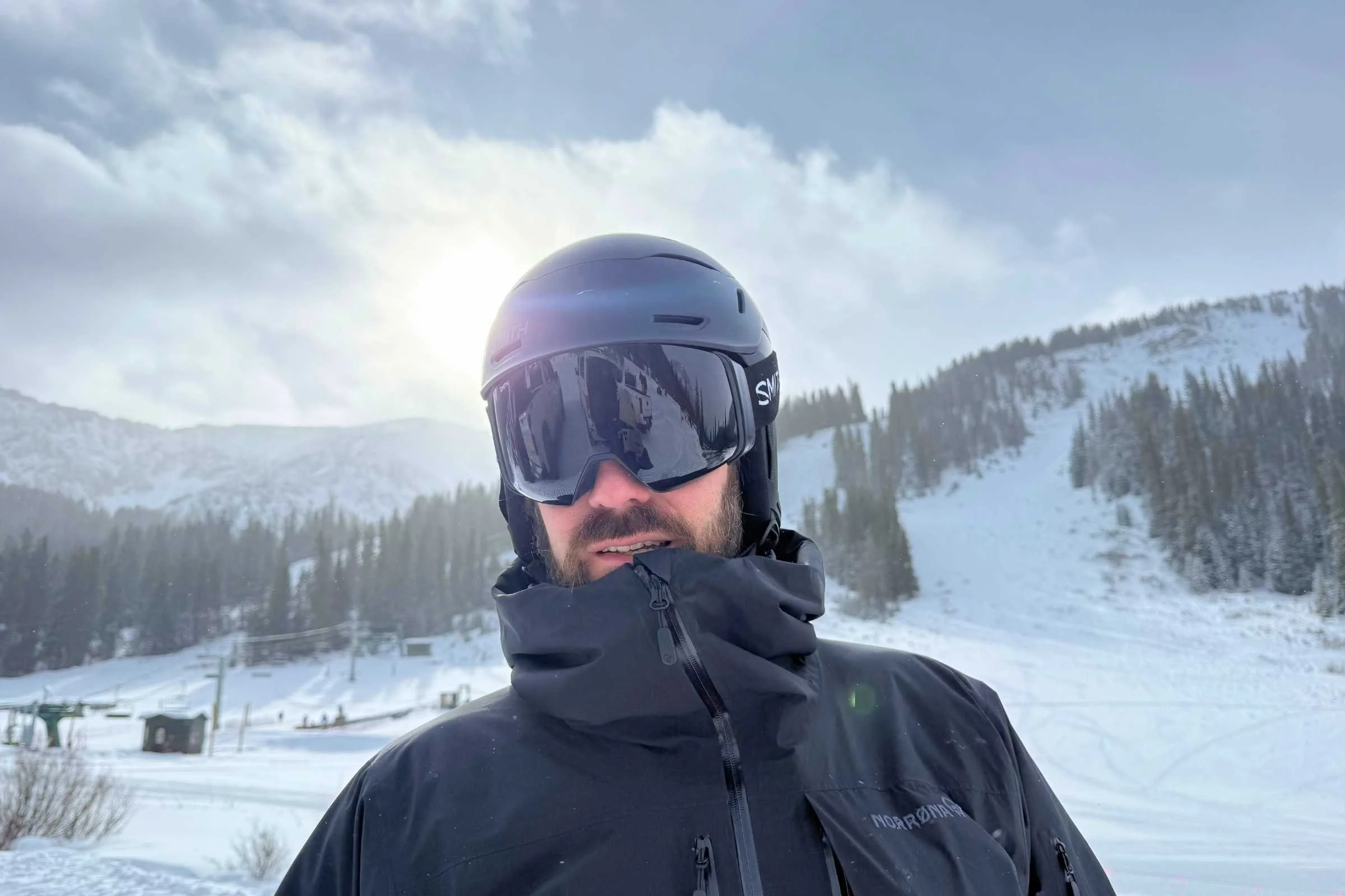 The 4D MAG goggles integrate seamlessly with the Smith Vantage 2 helmet.