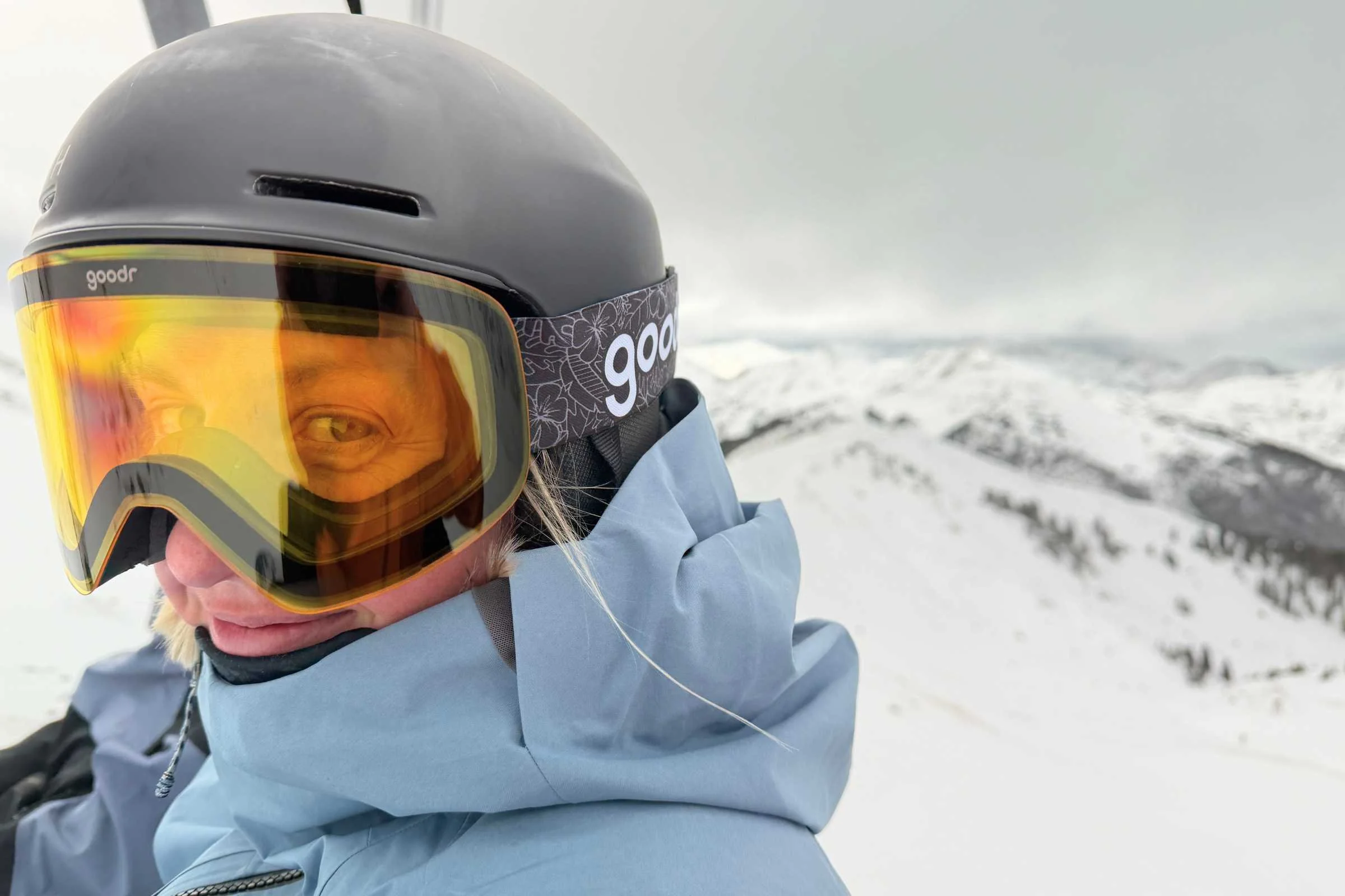 We love the easy magnetic lens swap and included low light lens that the Snow G features—a rarity at this price point. Photo by Jacob Callaghan.