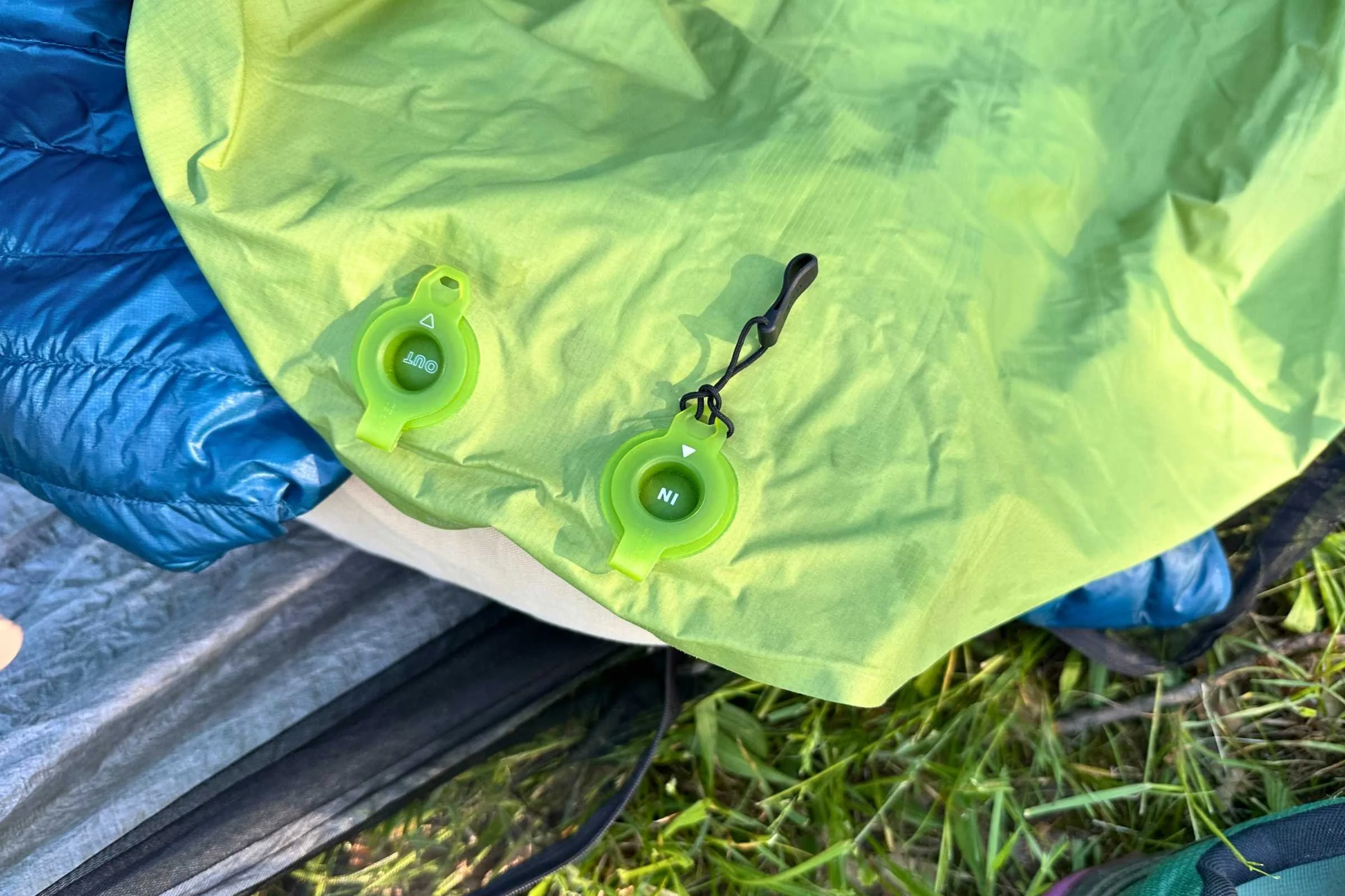 In and out valves on the EXPED Ultra 6.5R mummy sleeping pad