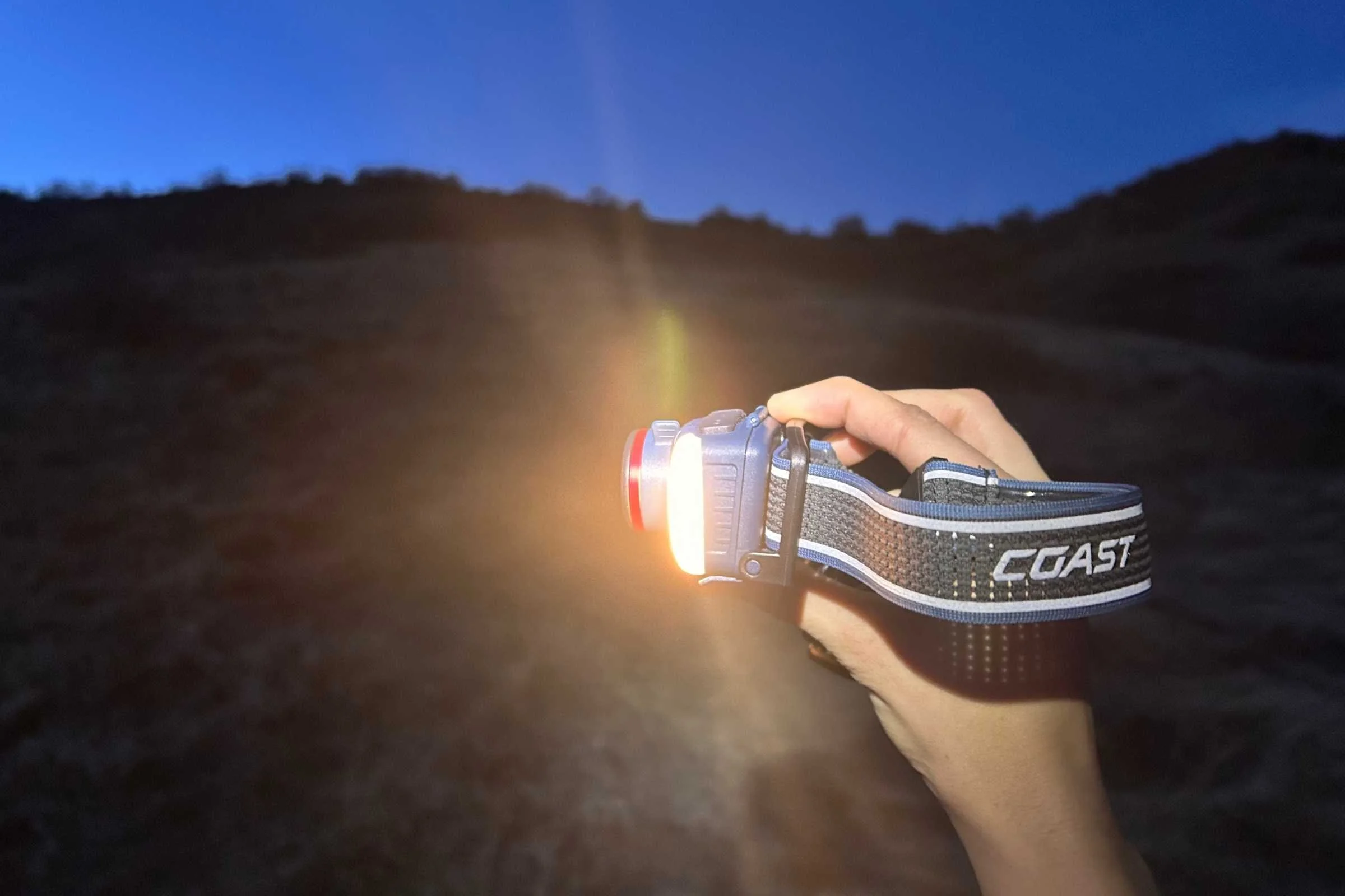 Testing the different beam settings and manual beam adjustment while hiking at dusk.