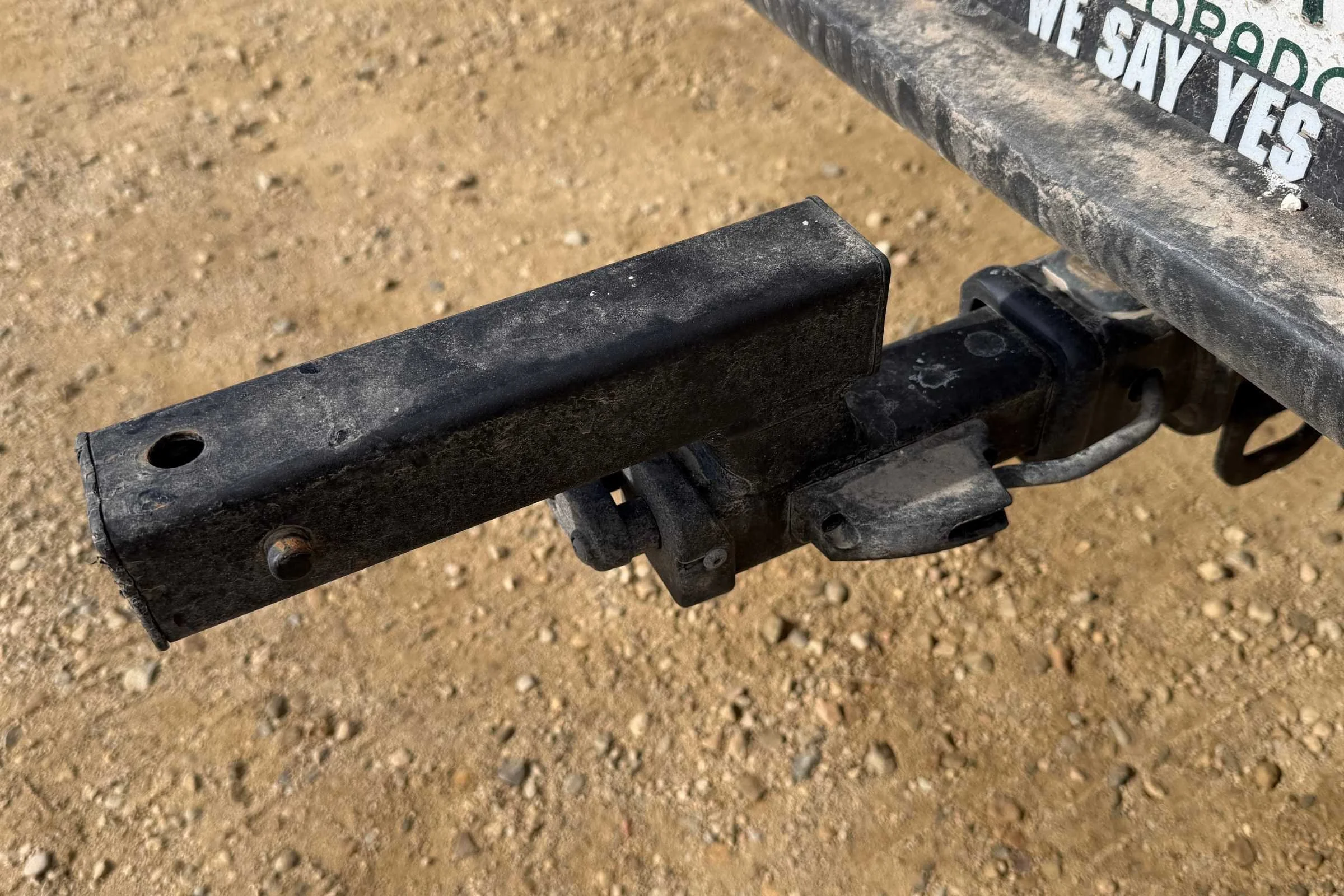 You need a 2” hitch to tow the Thule Outset.