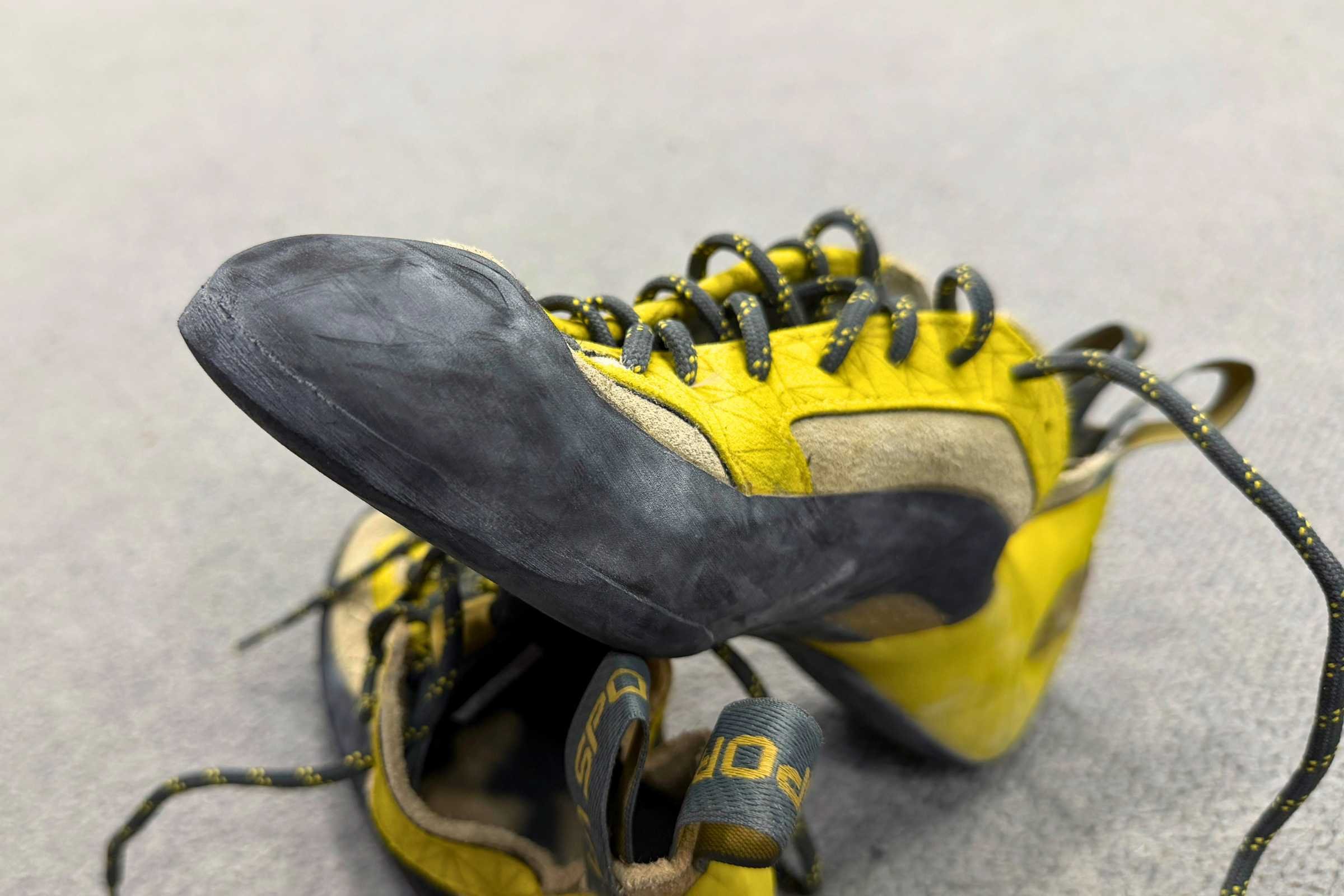 They have a comfortable design and sticky rubber.