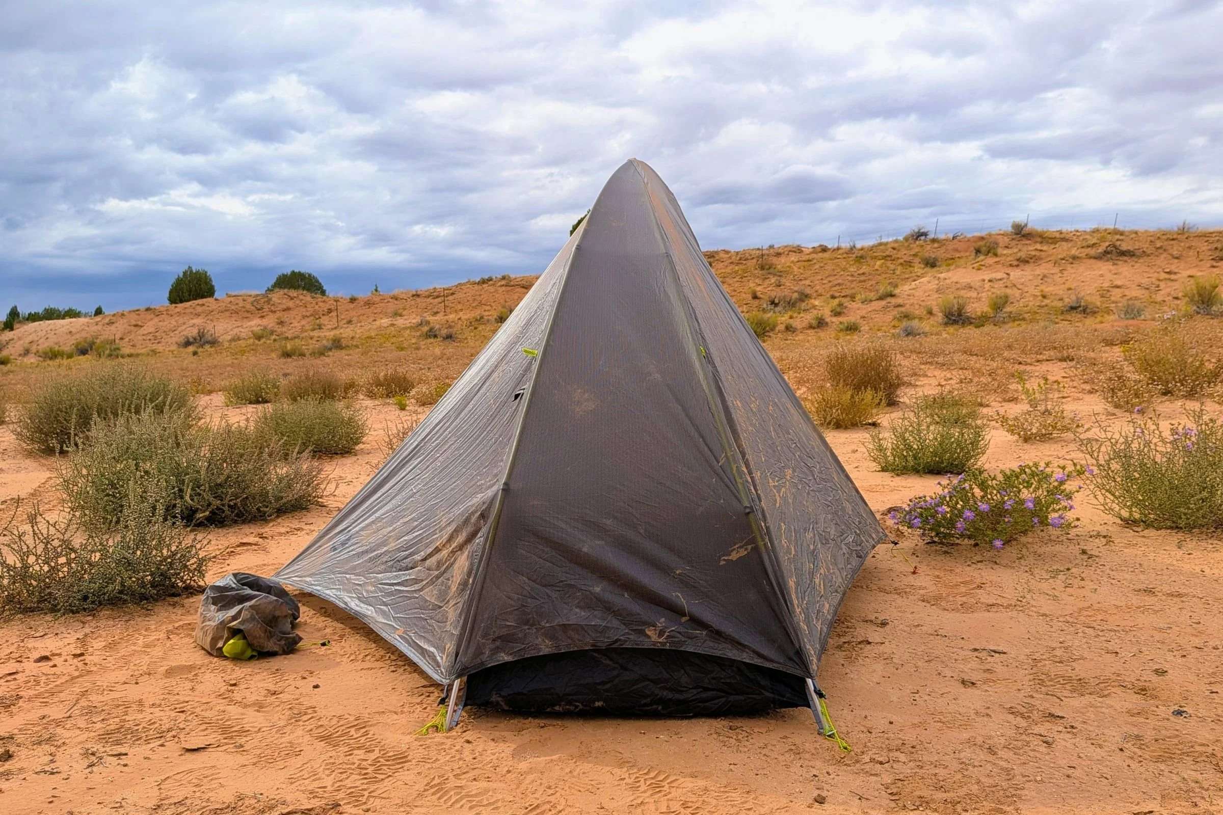 Gossamer Gear The Free pitched in the sand in the desert