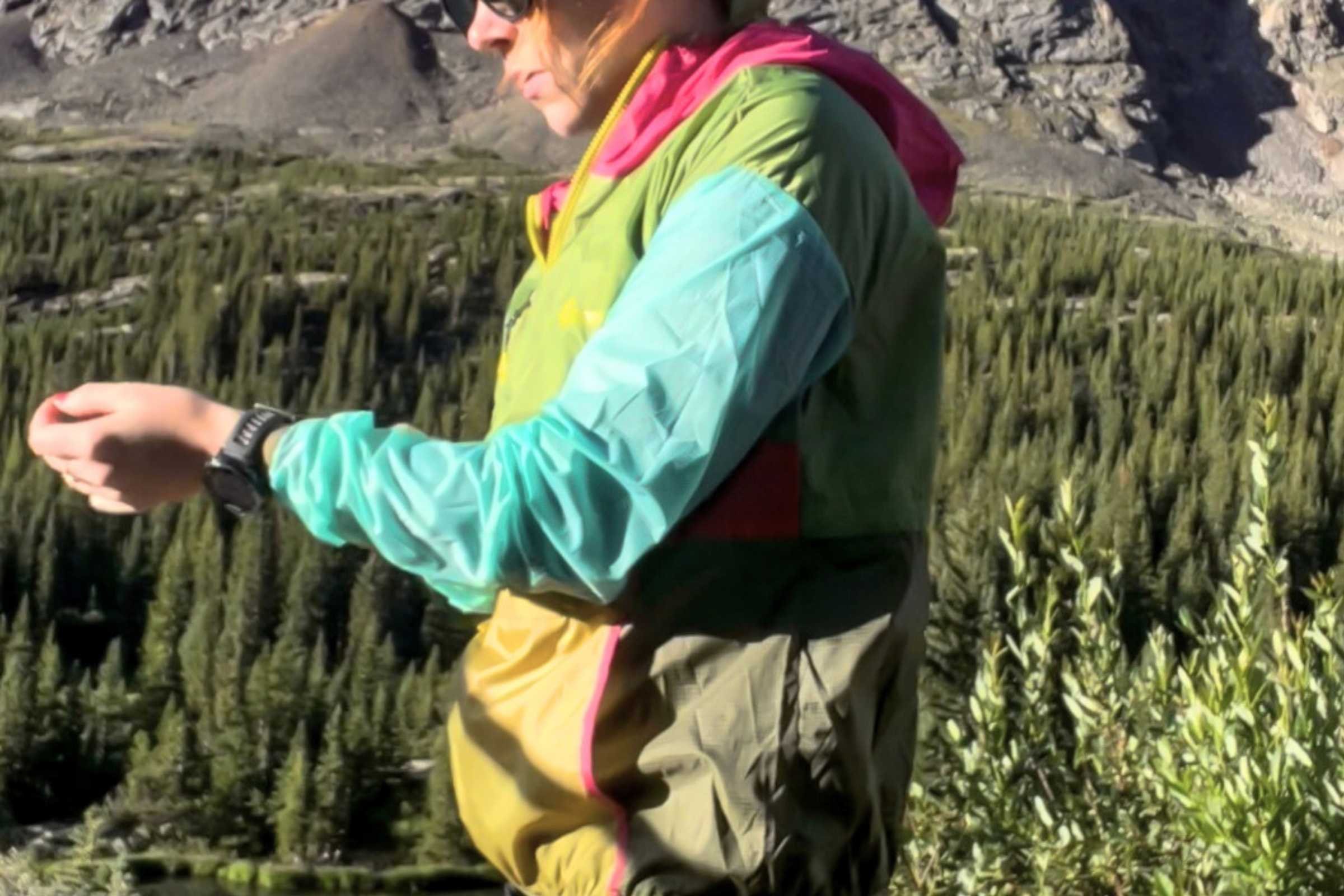 The Cotopaxi Teca windshirt has a regular, more boxy fit.