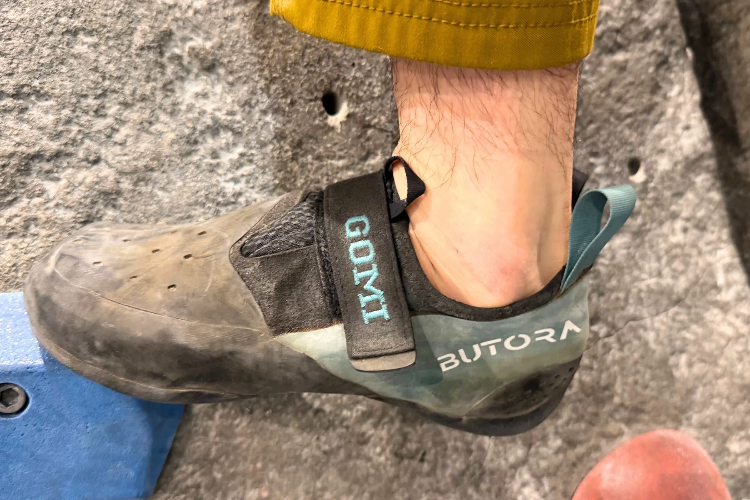 Climber wearing Butora Gomis