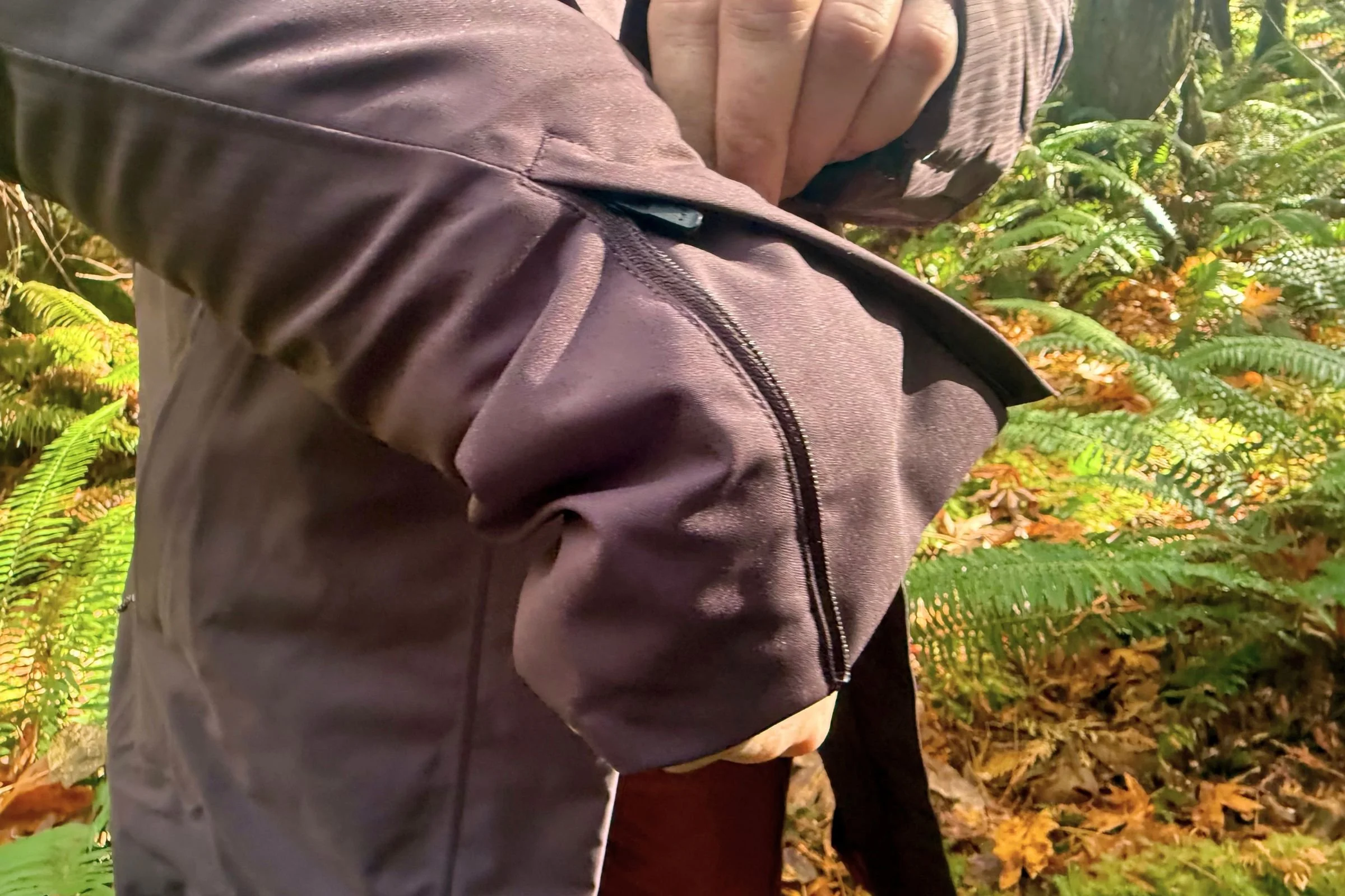 The women’s cuffs adjust with a zipper (the men’s have snaps).