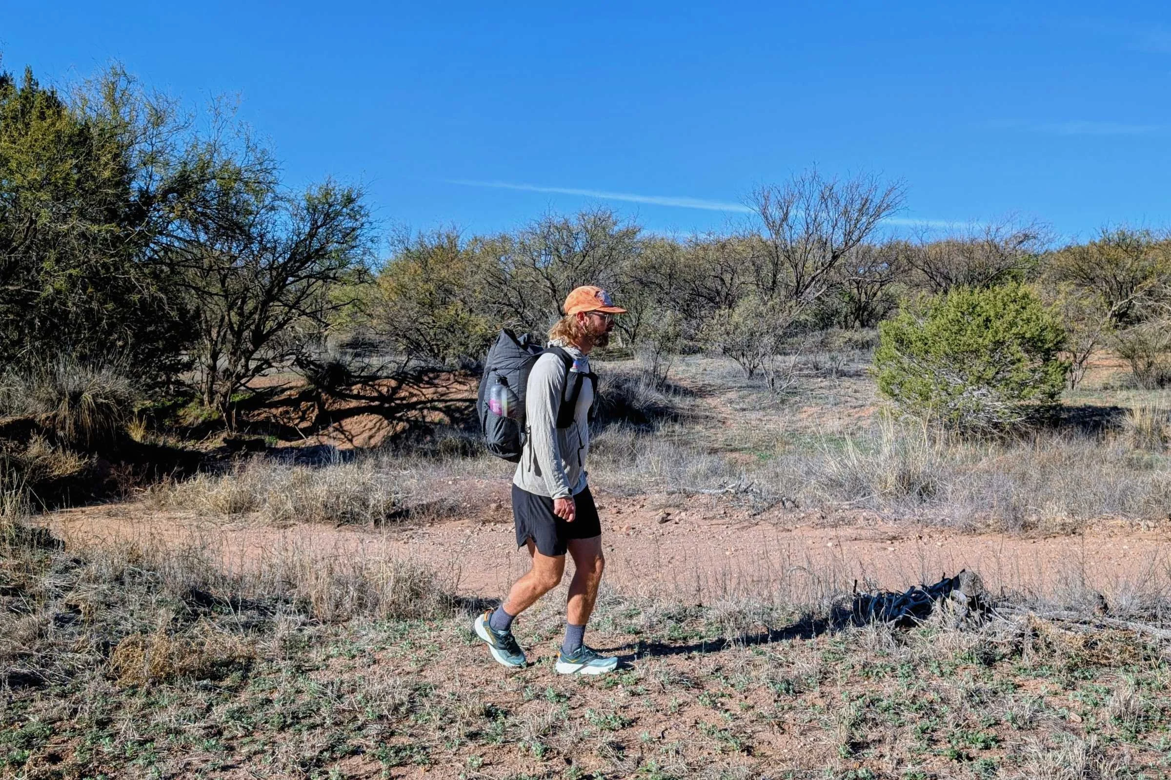 The vest style shoulder straps comfortably hug your body as you move.