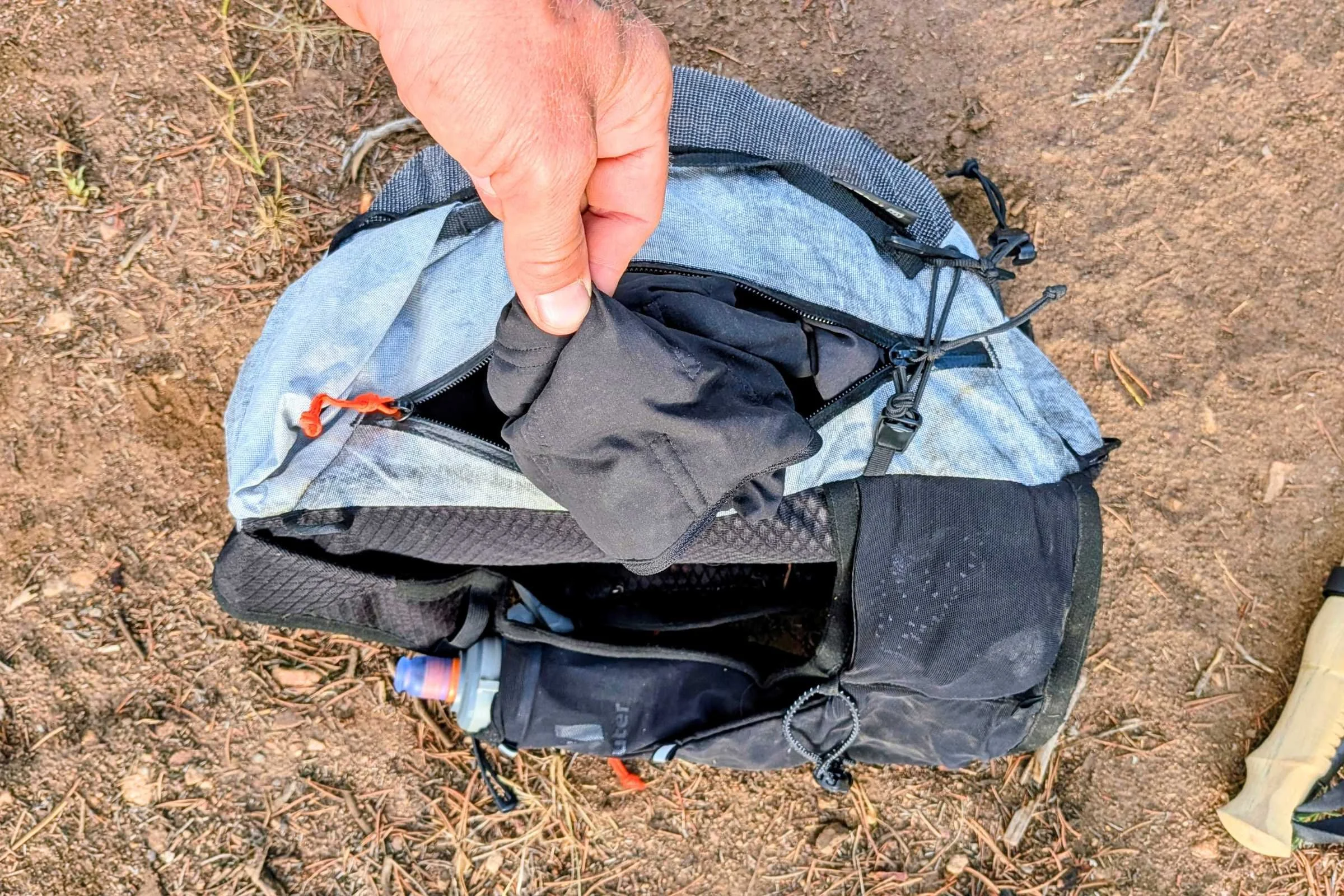 Hyperlite Mountain Gear Pemi 15 Running Vest pocket