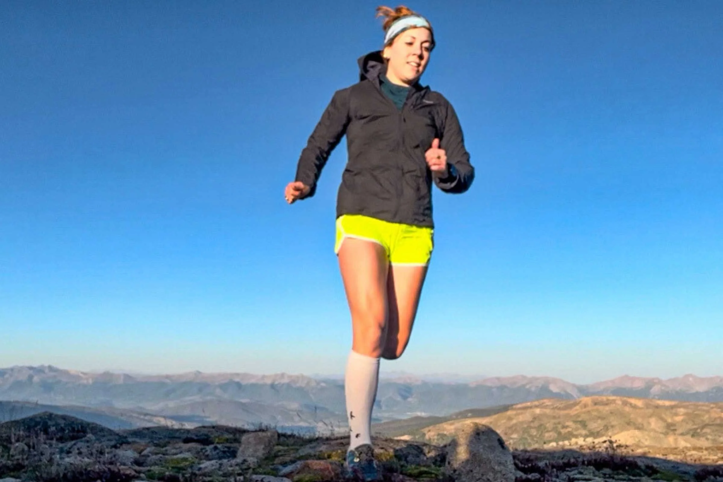 The Houdini Air is an ultralight, wind resistant wind shirt that maximizes airflow for intense activities yet can still withstand high wind.