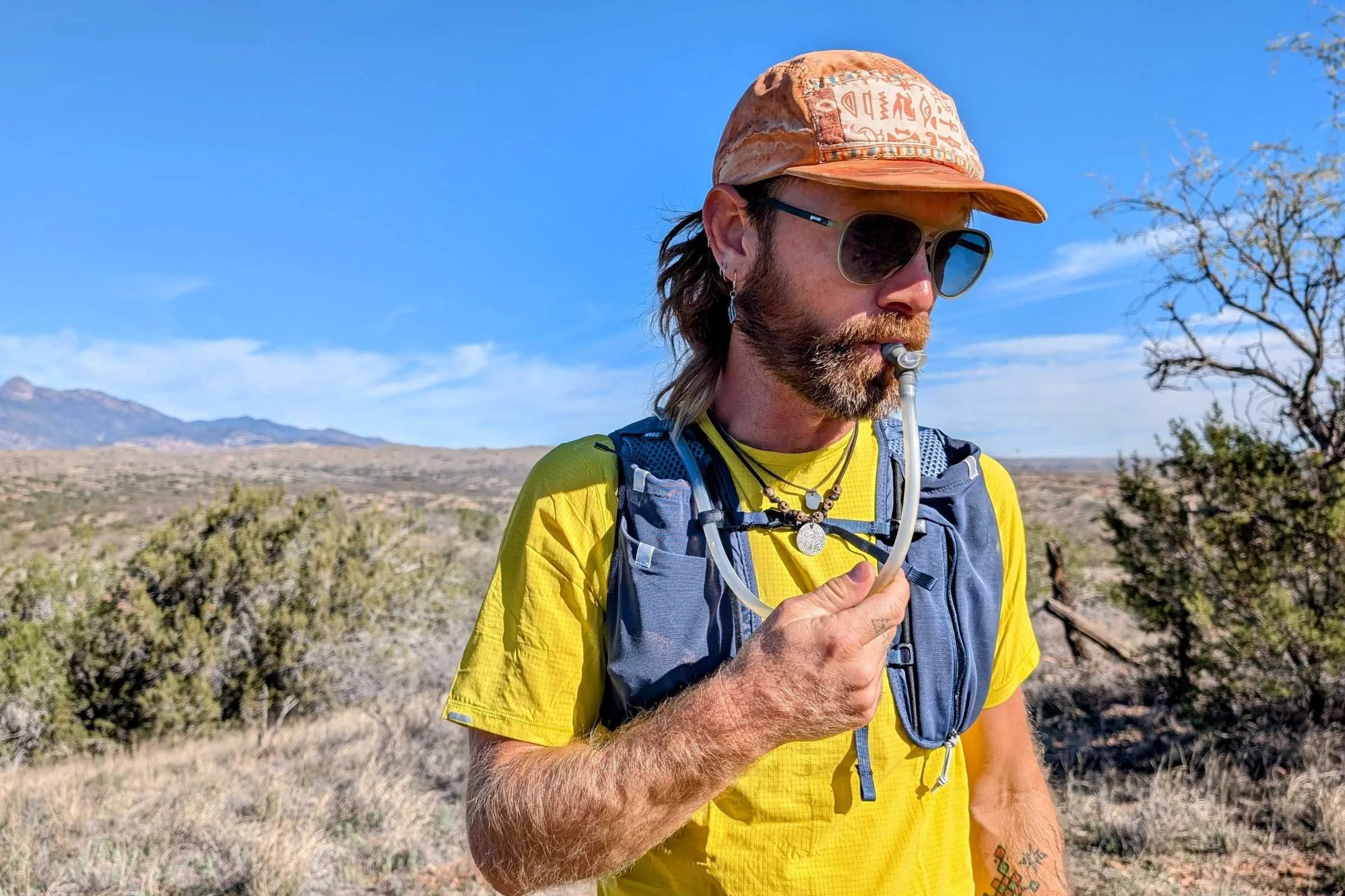 The hydration tube conveniently stashes on the front shoulder strap.