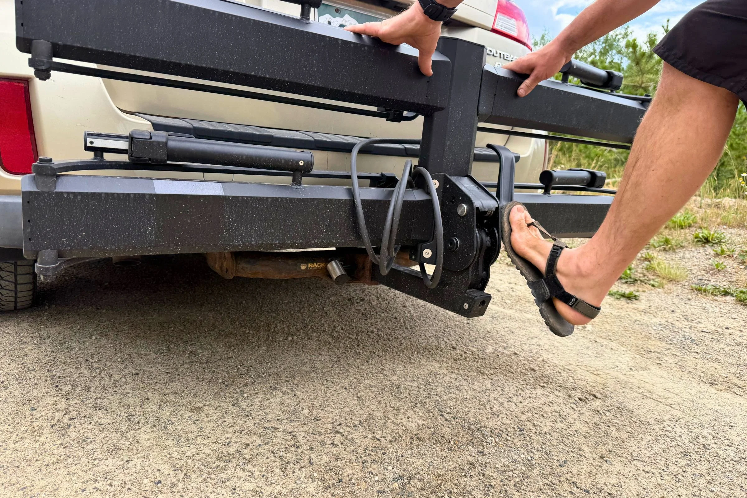 Foot pedal mechanism on the Kuat Piston Pro
