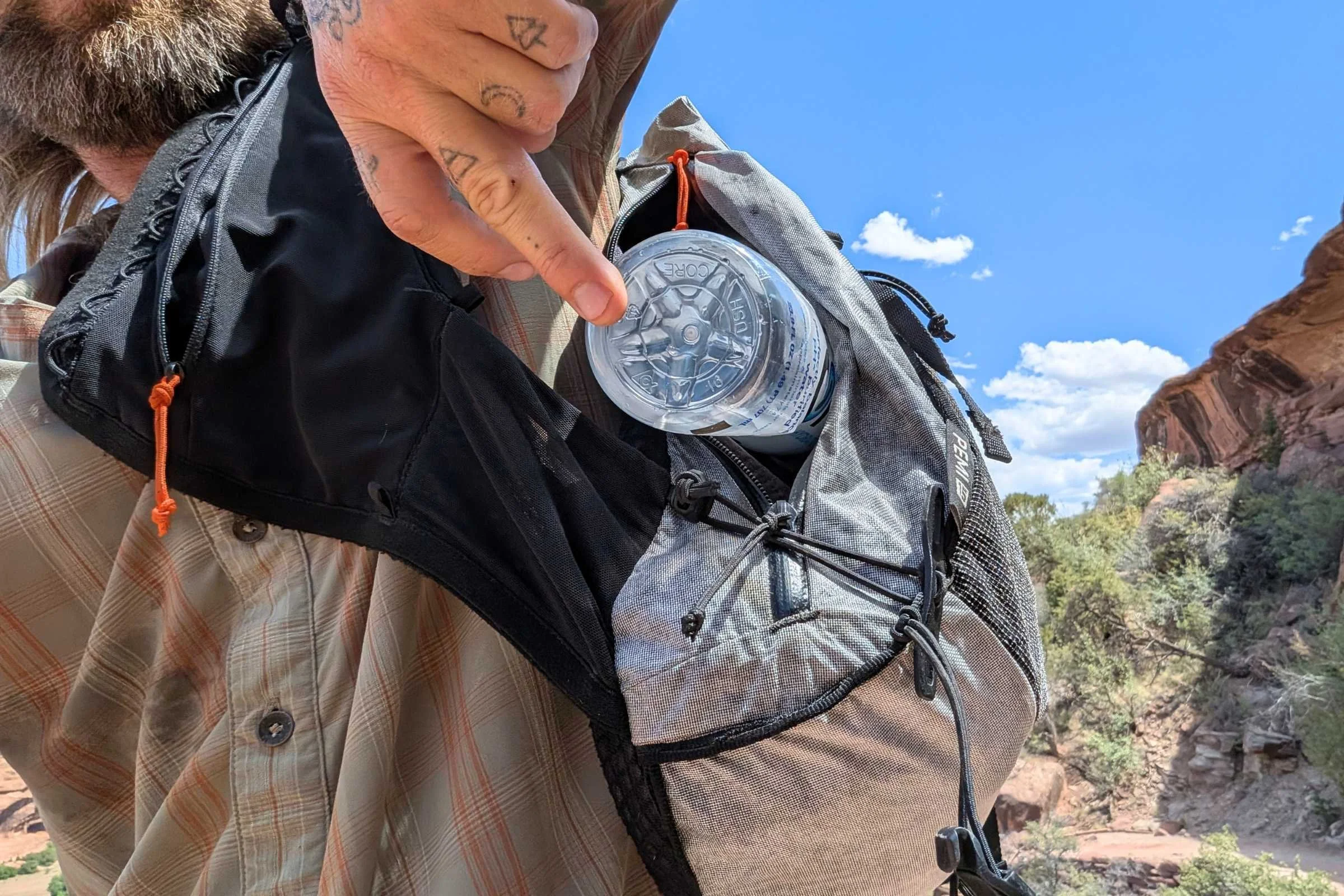 Hyperlite Mountain Gear Pemi 15 Running Vest rear view highlighting the main compartment and back panel
