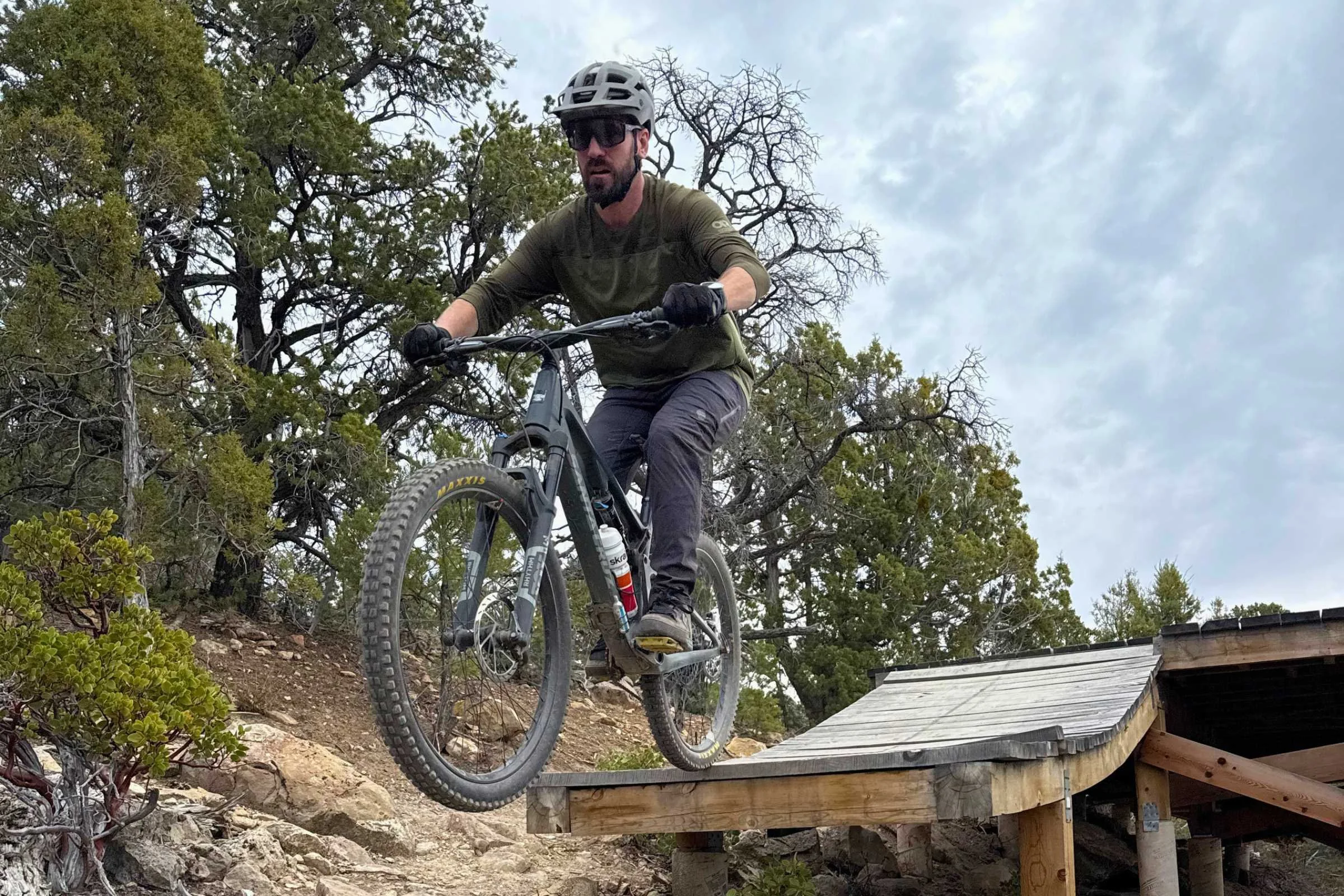 We tested the Forefront 3 on a variety of terrain, from jumps and flow trails to long and technical climbs. Photo by Stasia Stockwell.