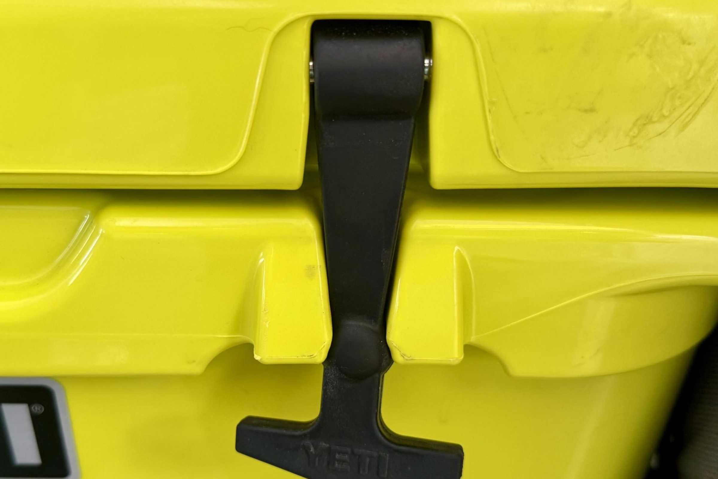 Heavy-duty T-Rex latches