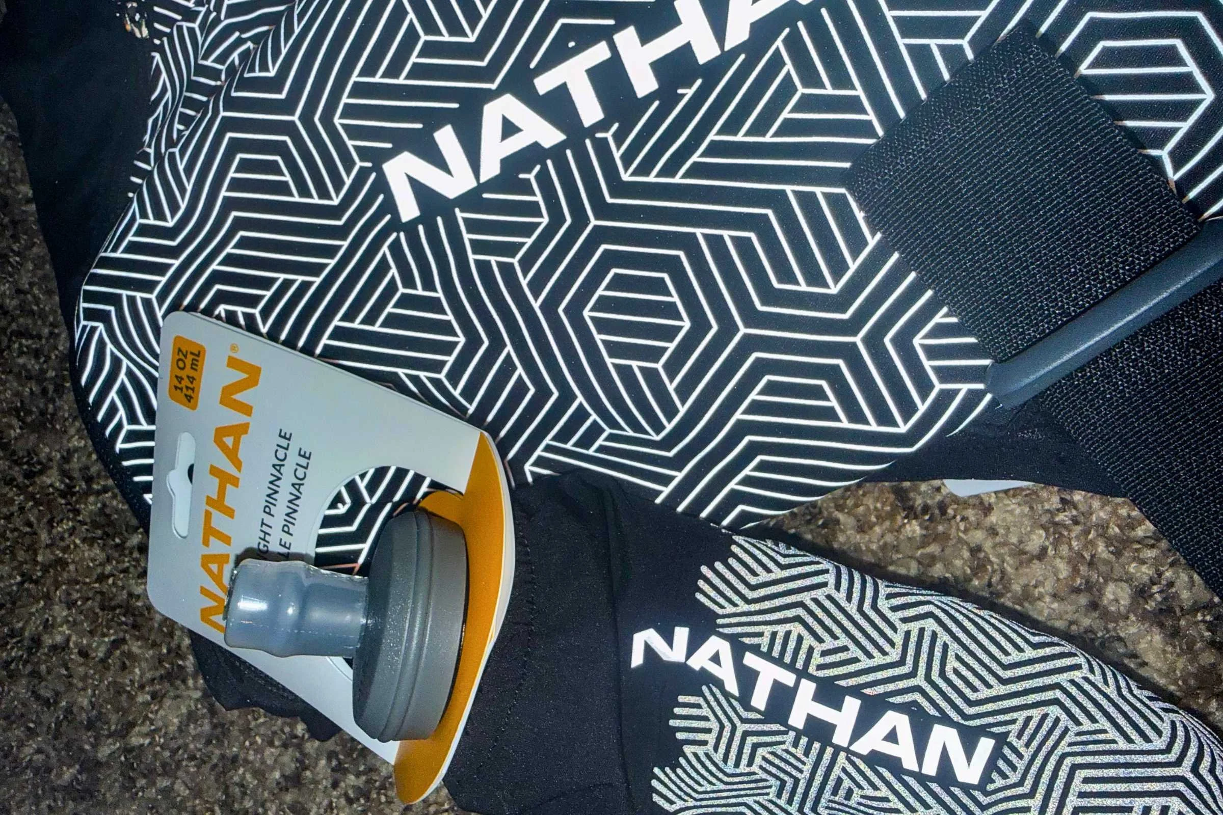 Nathan HyperNight QuickStart 3.0 4L Hydration Pack and HyperNight Pinnacle Soft Flask