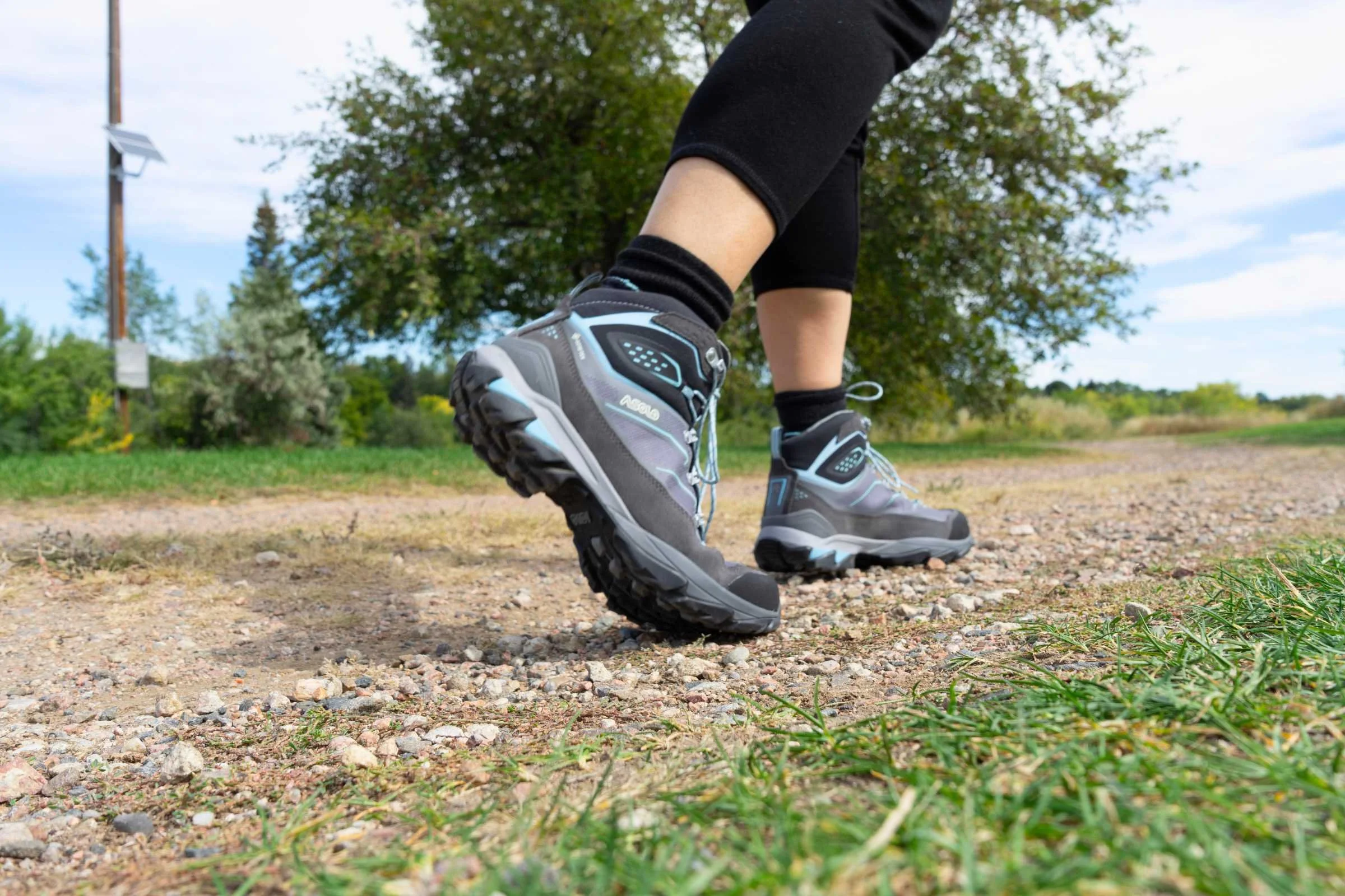 Hiking on gravel with the Asolo Acadia boots