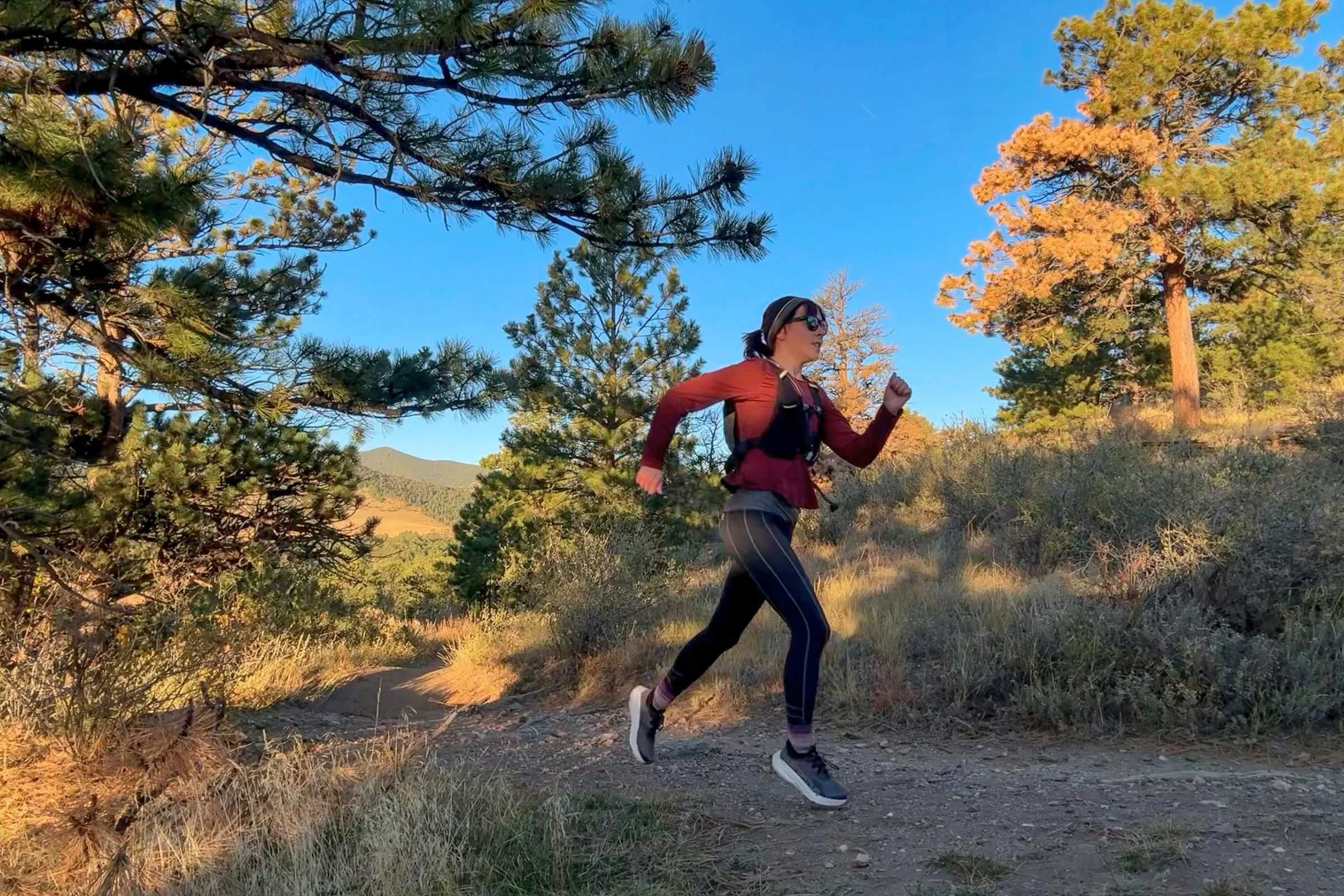 running in the Nathan HyperNight QuickStart 3.0 hydration pack hero option