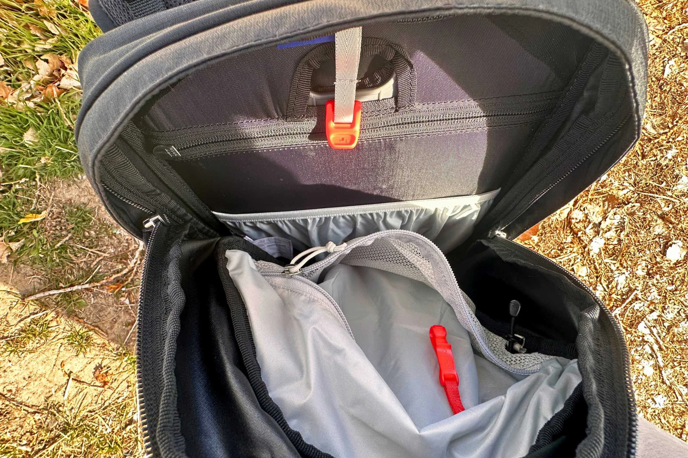 Interior pockets and attachments of the Osprey Talon.