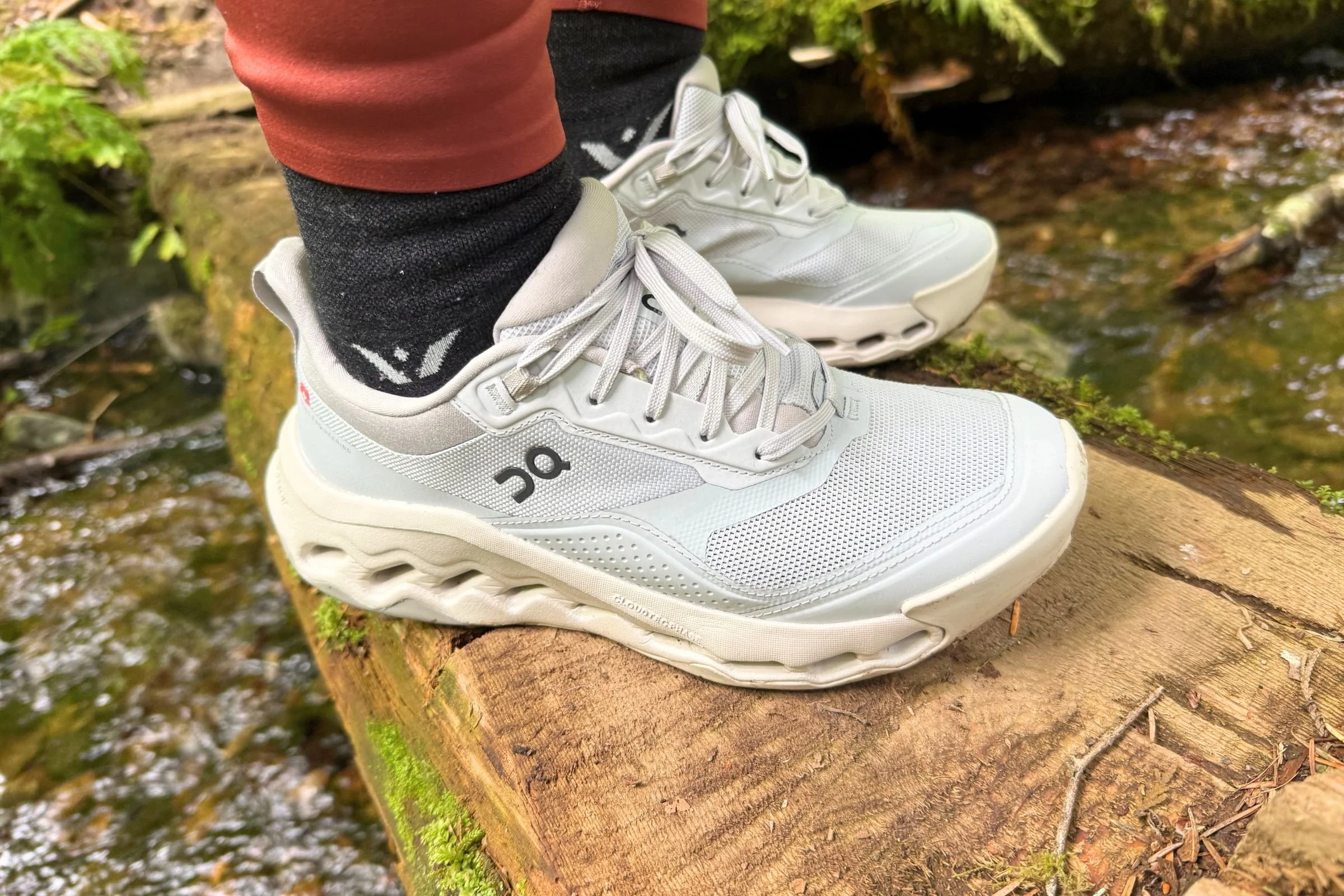 The Cloudhorizon 2 has a max-cushion hiking feel.