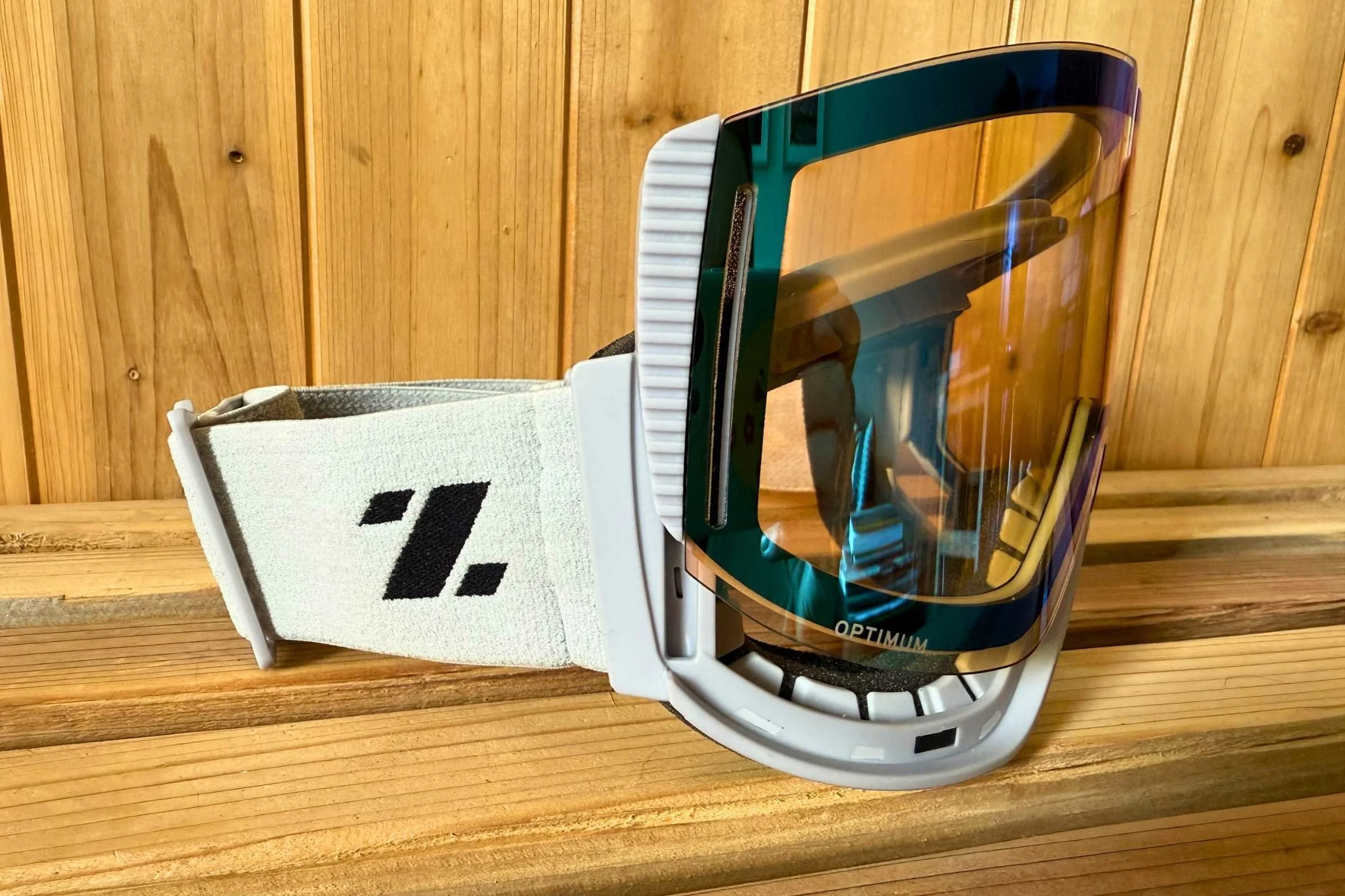 No magnets here—Zeal uses their Rail Lock System for an easy lens swap. We found this system simple to use and secure.