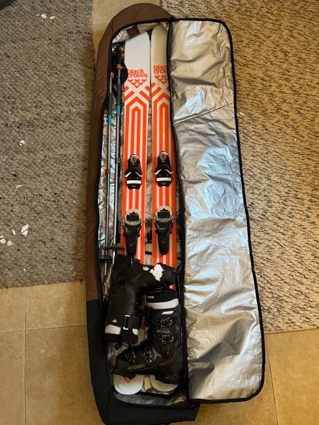 ski travel bag for skis and boots