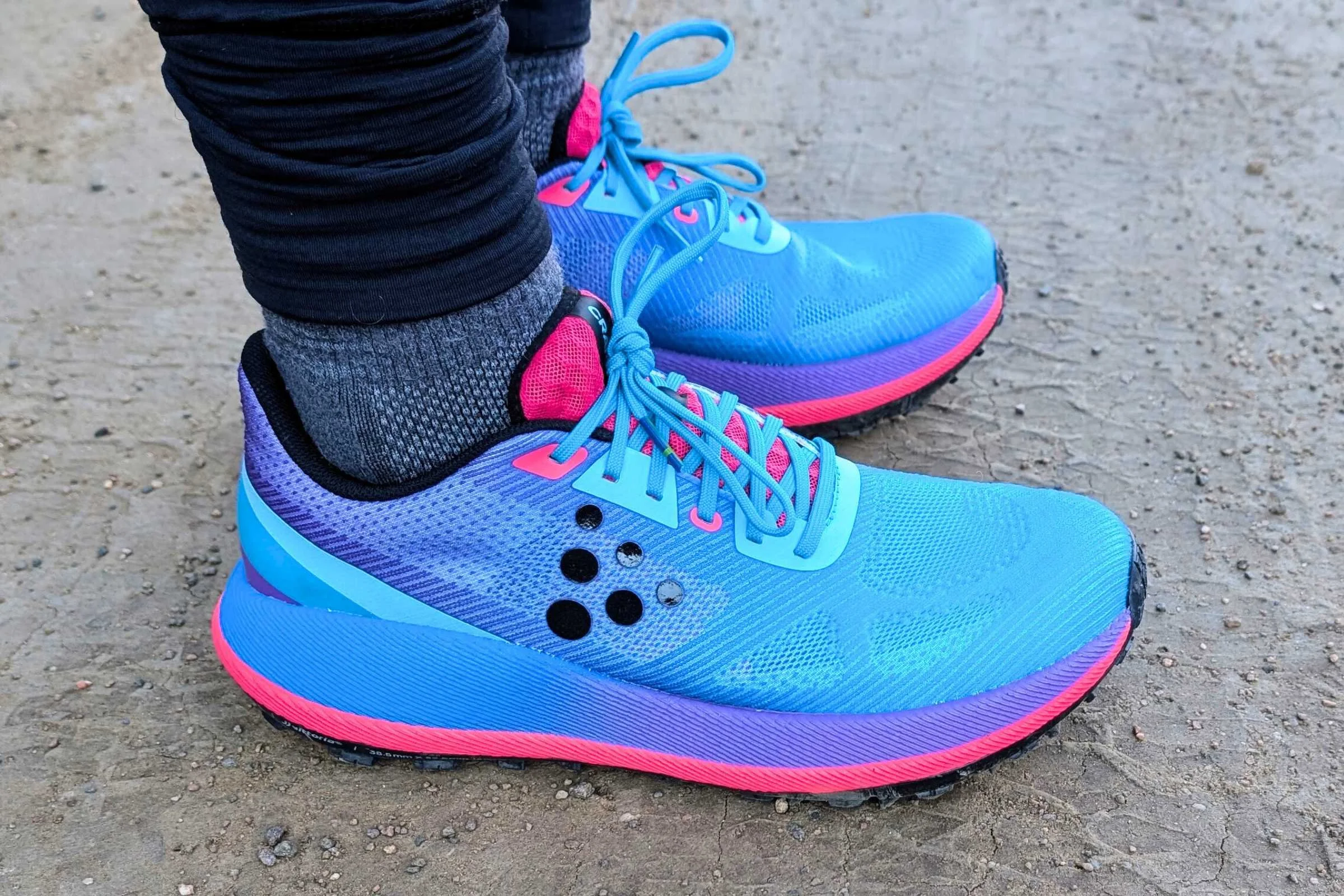The Craft Xplor 2 features a lightweight upper similar to a road running shoe, but with more lateral support