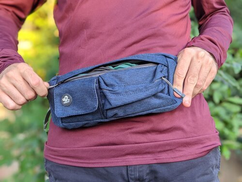 RECYCLED JEAN FANNY PACK WITH OUTSIDE POCKET