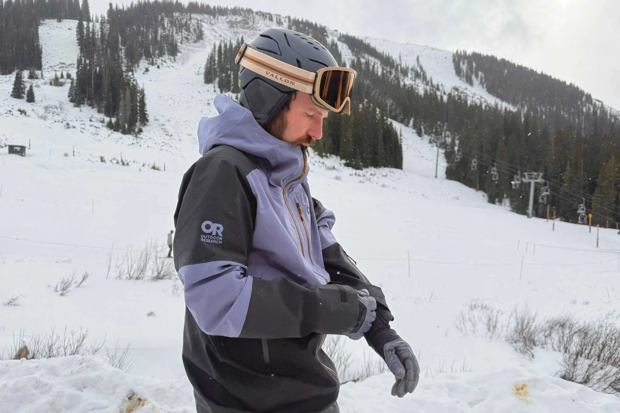 The Hemispheres jacket has adjustable cuffs and an adjustable drawcord hem. Photo by Stasia Stockwell.