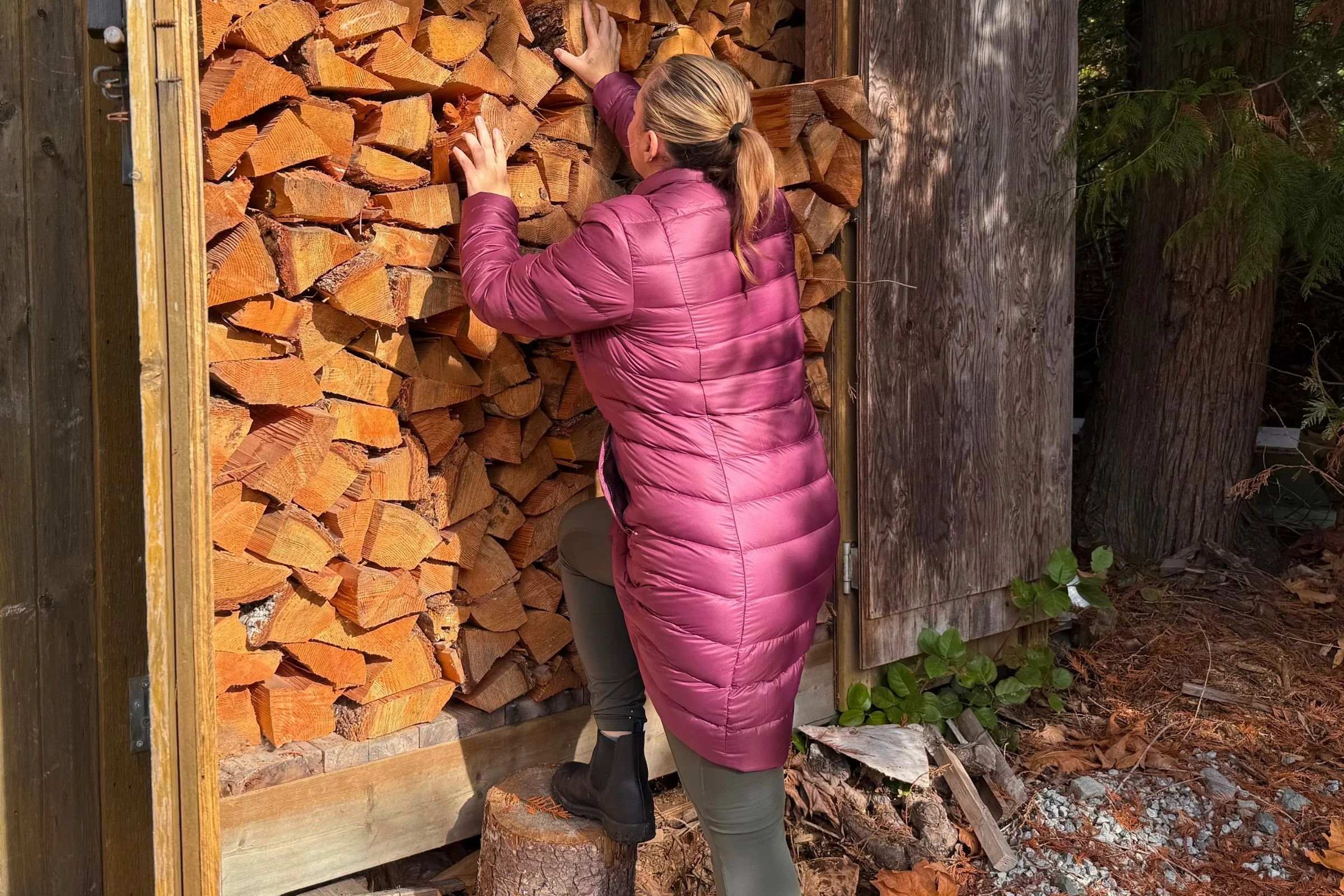 Doing chilly morning chores in the women’s down jacket.