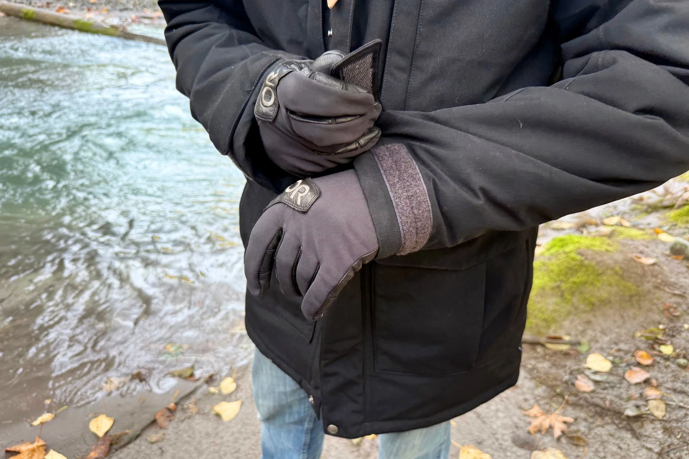 A closer look at the cuff adjustments.