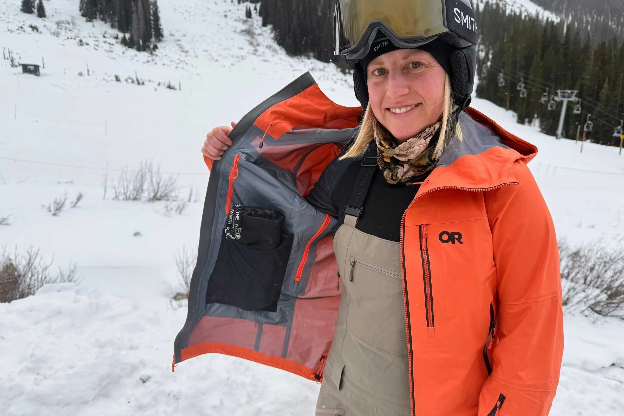 We like the lack of powder skirt in the Hemispheres: It makes the jacket lighter and less bulky, and really isn’t needed when paired with a full bib. Photo by Jon Stockwell.