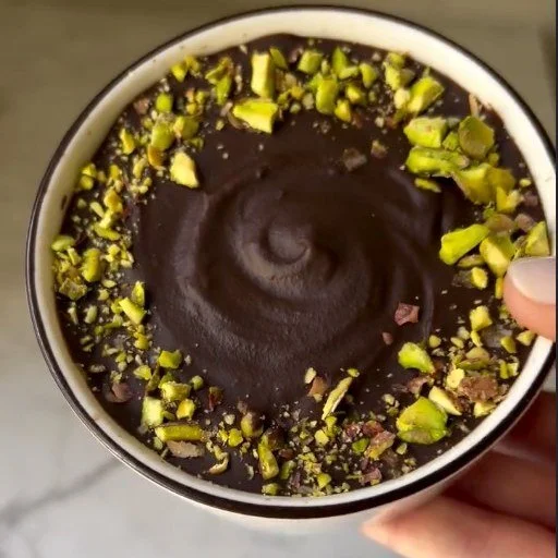 @eatswitheilish  knocked it out of the park with her Biscoff mini cheesecake a while back and with this new mini pistachio version she may have knocked it even further! With our cream cheese, @fixandfogg pistachio butter and @whittakersnz dark choc i