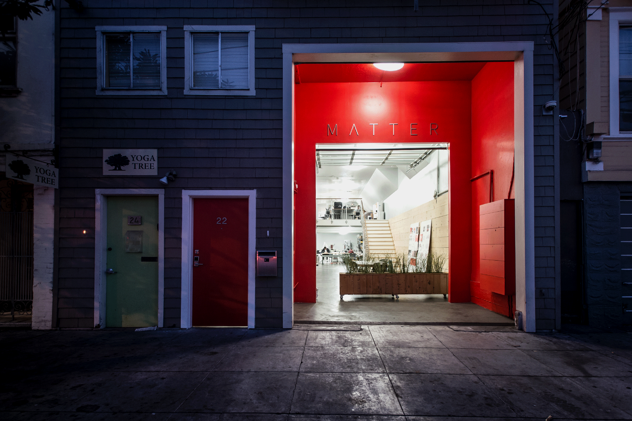Doors-Close_v2.gif