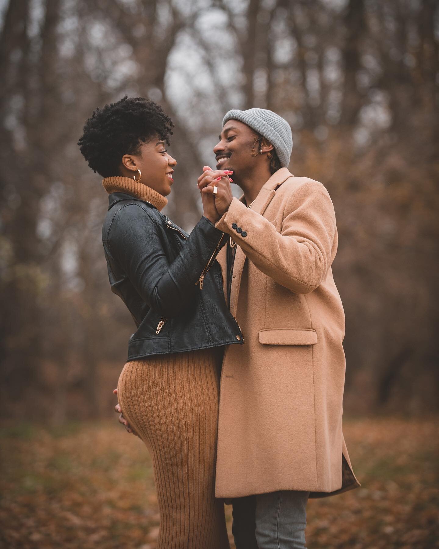 It truly has been a year to remember but being married to you always give me a reason to smile @justinfamous_ 🥰
.
.
.
📸: @abeaufordphoto