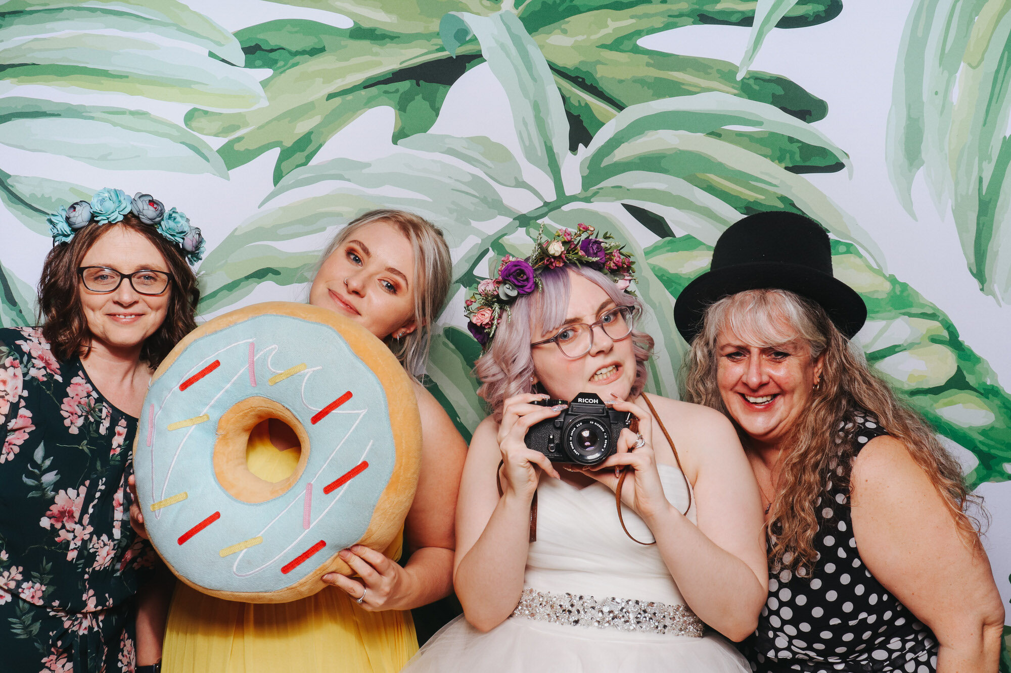 photo-booth-Kingscote-Barn-Tetbury-Gloucestershire 50.jpg