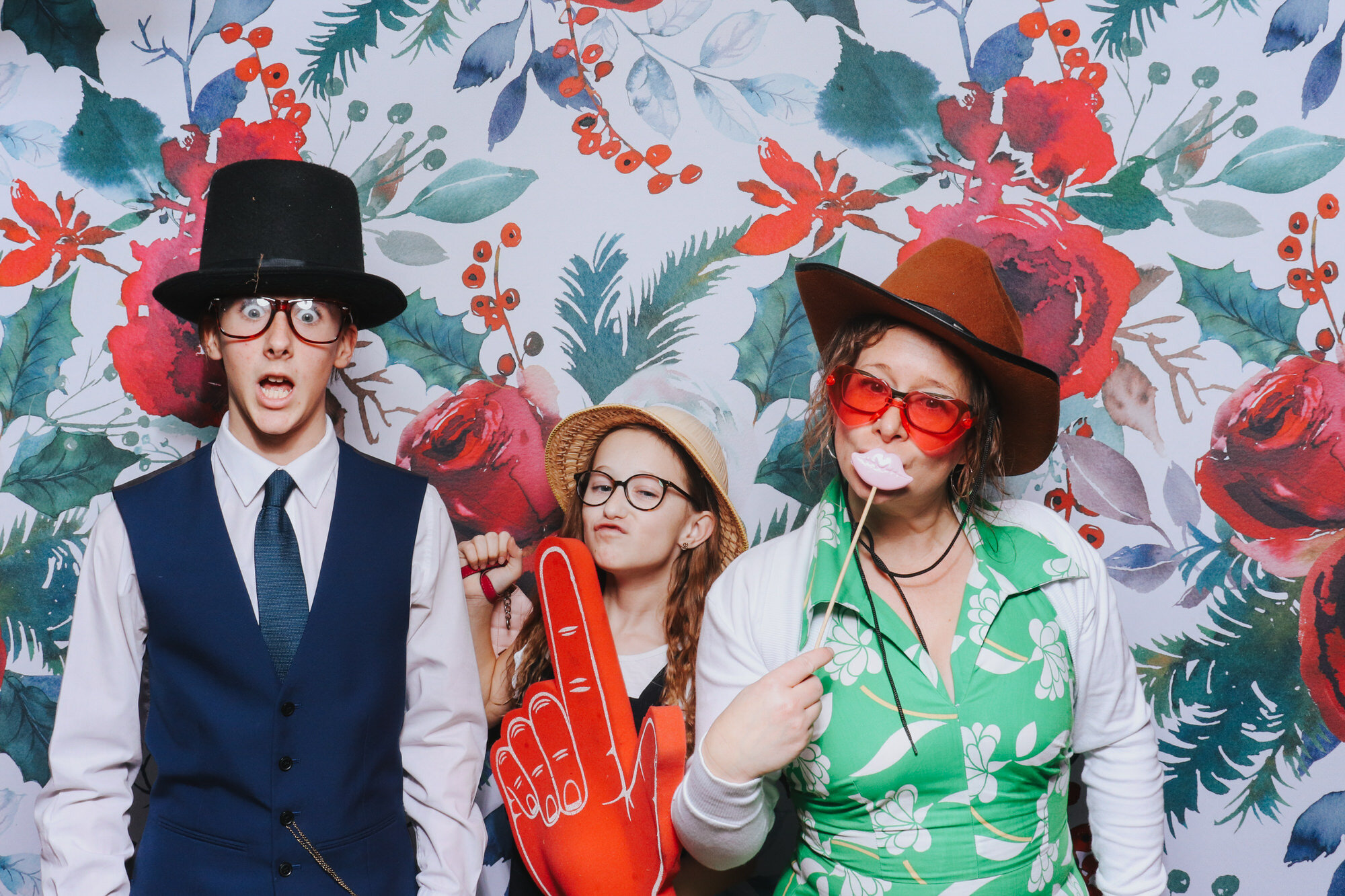 photo-booth-slaughters-house-manor-gloucestershire 5.jpg