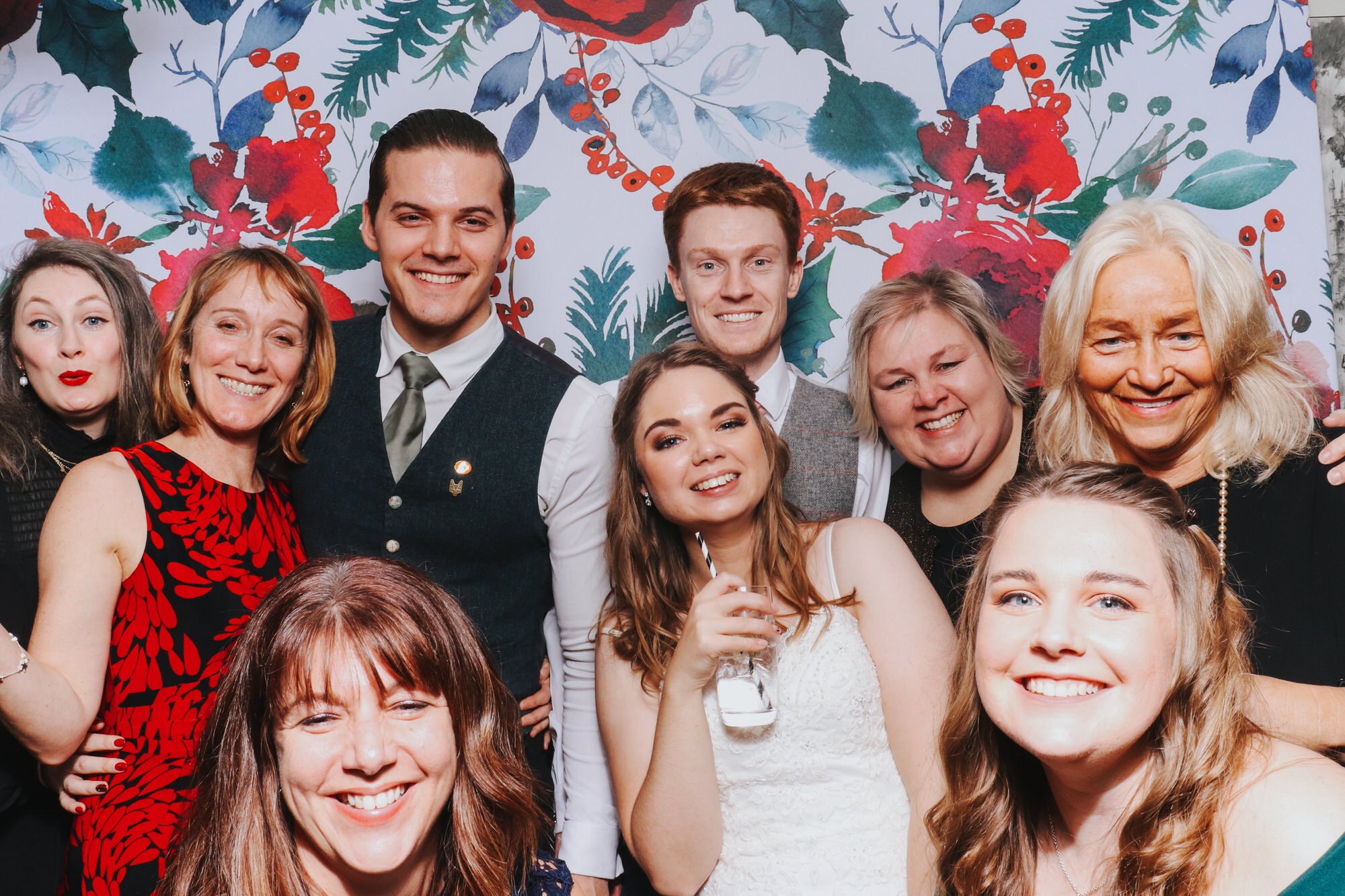 photo-booth-slaughters-house-manor-gloucestershire 26.jpg