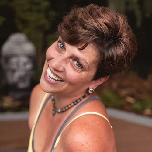 Alicia 2 Headshot 500 x500 .jpg