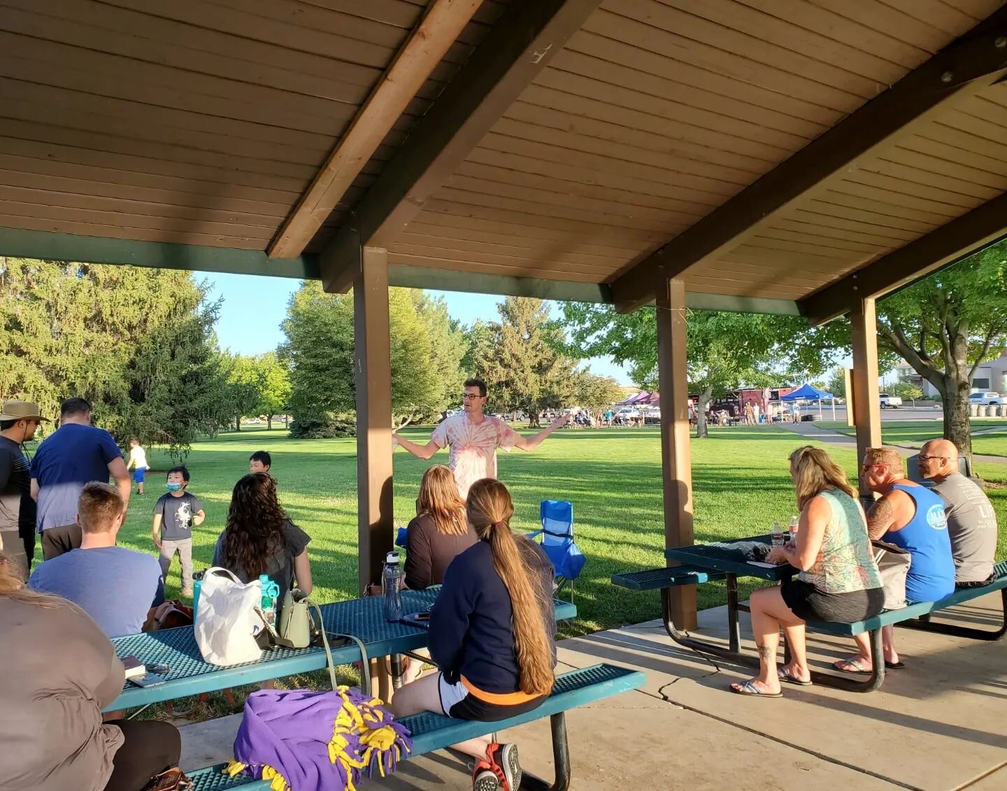 🌳Midweek in the Park☀️
//
Last night we had our first midweek in the park for the month of August! We had a great discussion about trust then broke off into small groups to pray. Lots of great fellowship and fun! Join us next Thursday 7pm at Columbi