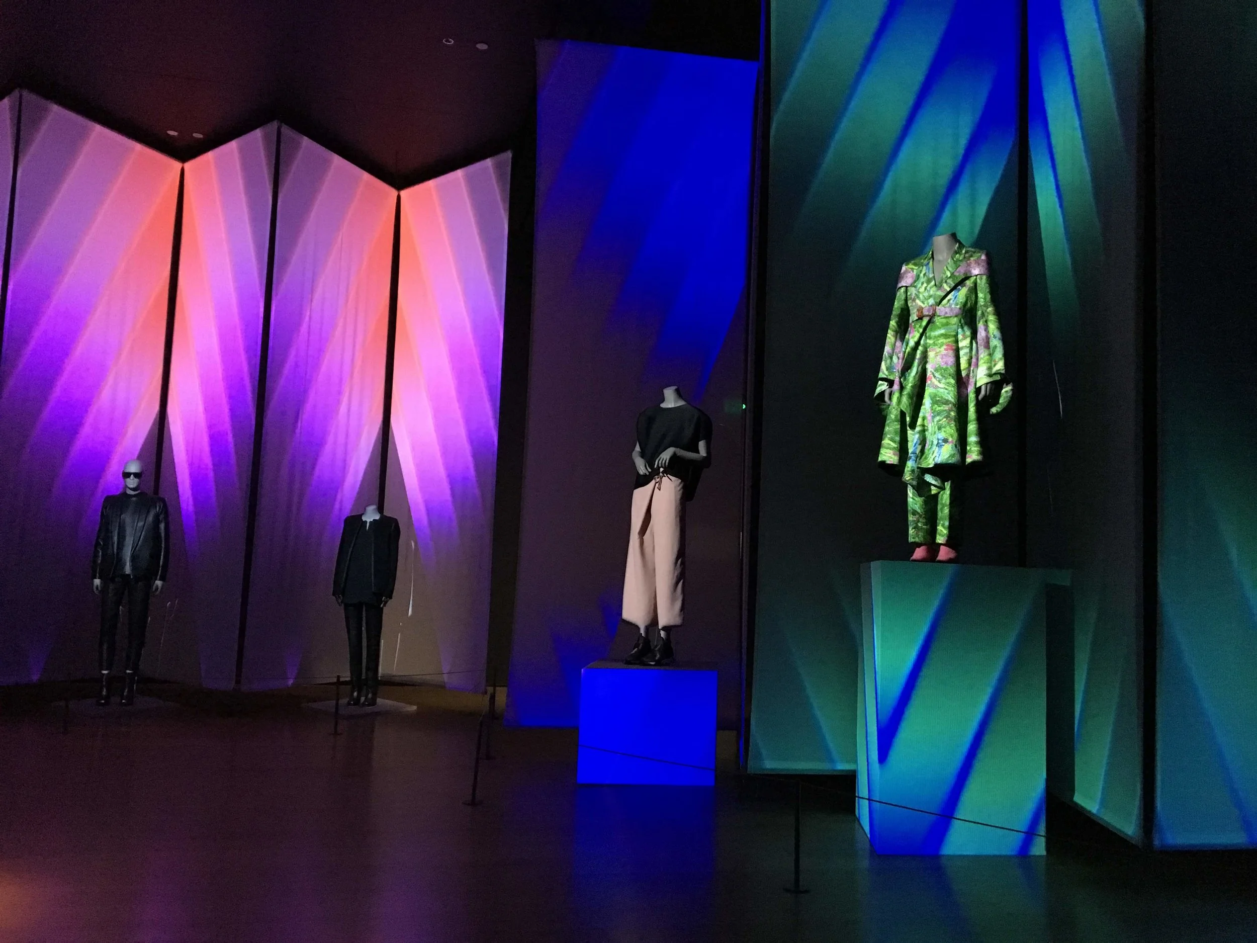 Museum of Fine Arts: Gender Bending Fashion Exhibit