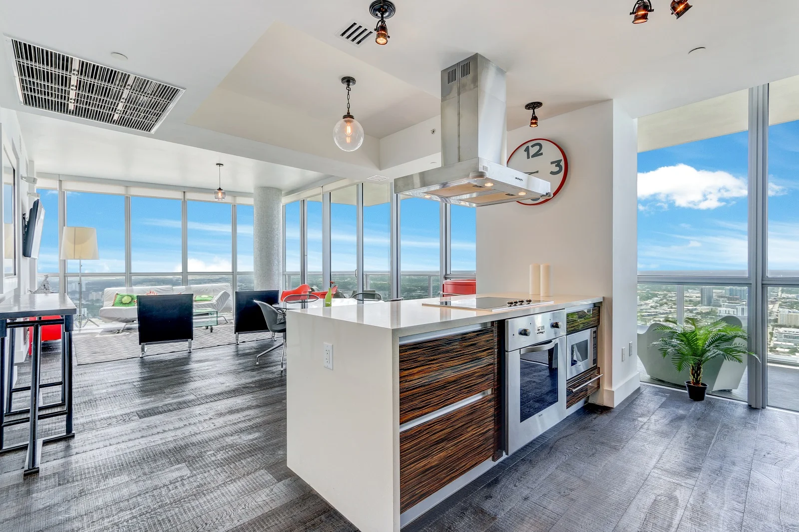 RealtyFrame.com_0004.jpg