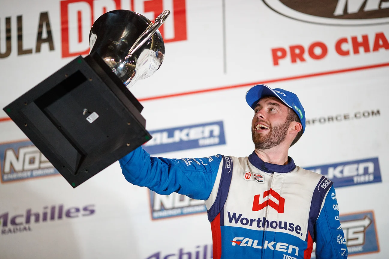 James%20Deane%202018%20Pro%20champ.jpg