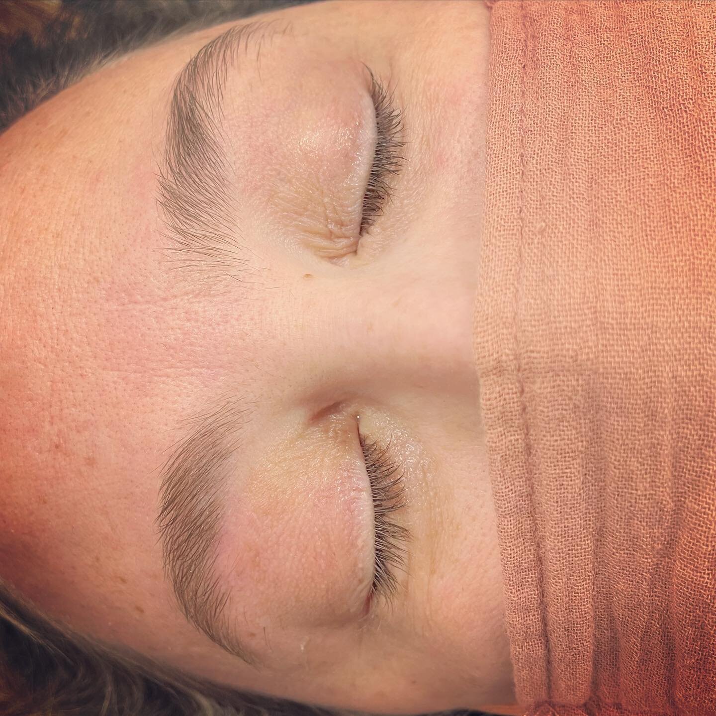 Shape, Lift , Tint, said in a 80s workout video voice! 
Feeling a wave a change coming, want to heighten your own natural look? Need a little shake up? 
Brows are everything. Look at these natural looking results with just a little bit of effort. 
Li