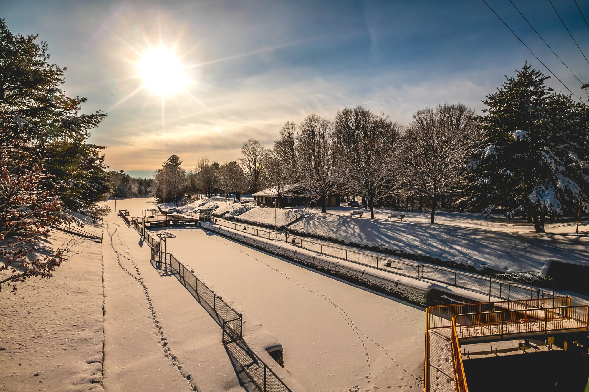 December 2019 Web 2000px-17.jpg