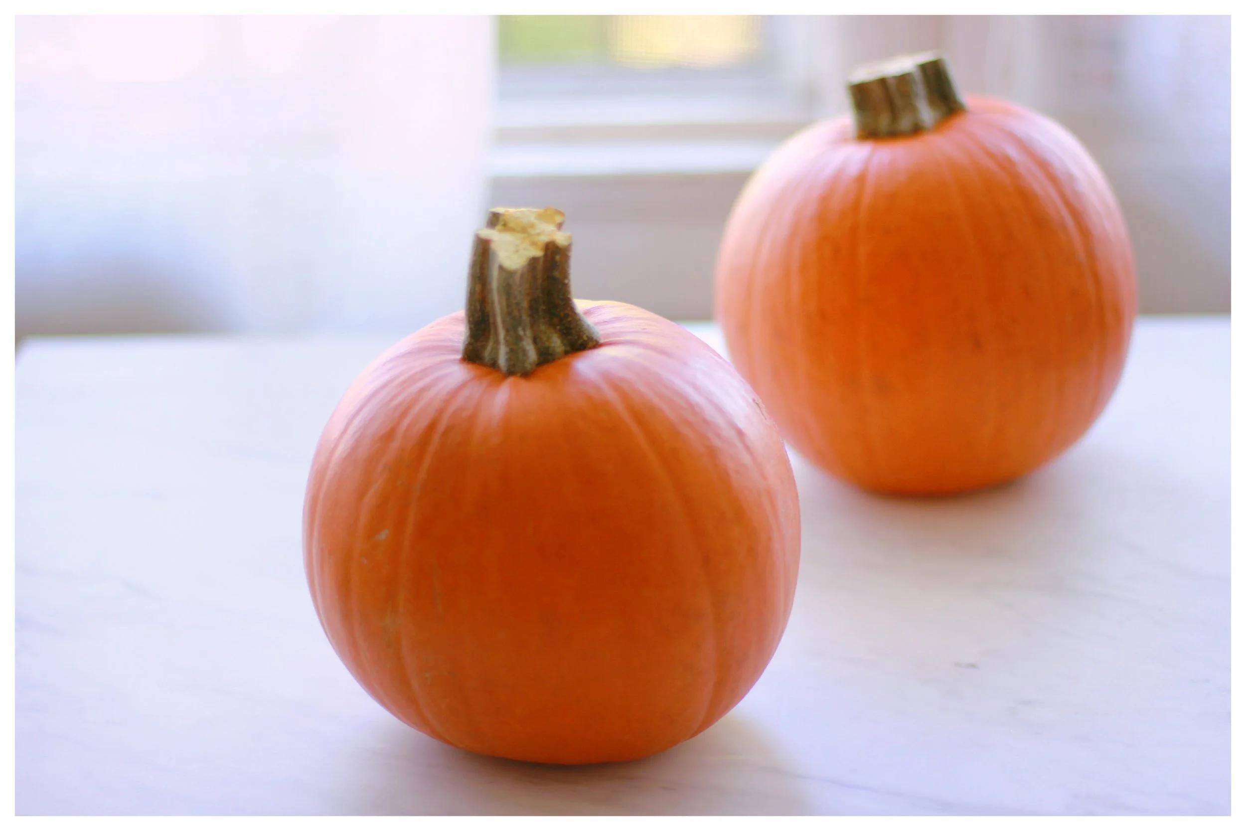  what represents Autumn more than pumpkins?!? Pumpkins AND pot pie~ be still my stomach!! We’re using pie pumpkins for the higher sugar content (hence why they’re baked into pies) flavor and perfect size for serving. 