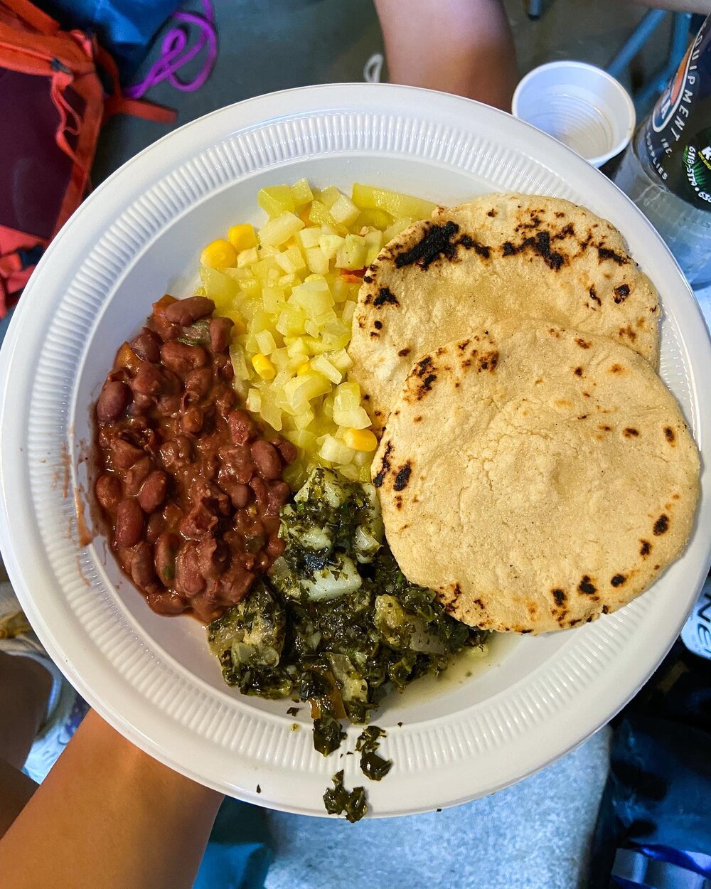 Homemade tortillas and picadillo de chicasquil (a traditional Huetares Indigenous dish)! 🌮 ⠀
⠀
Food is such an important part of cultural identity, so it was so cool to learn about a dish that holds meaning to the Huetares community&mdash;one of eig