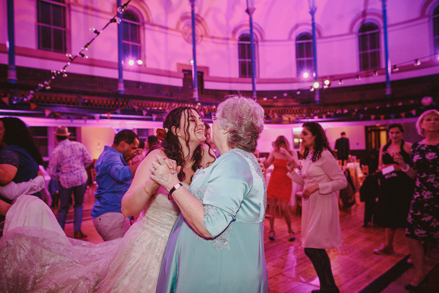 jewish-wedding-photographer-london-76.jpg