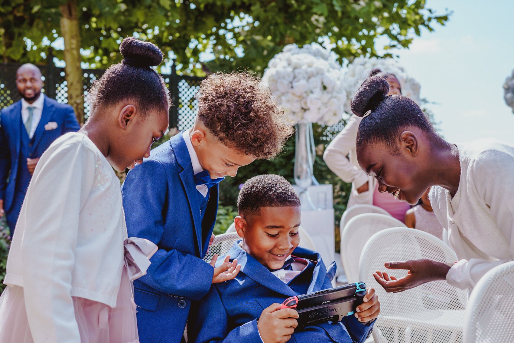  A fun and lovely destination wedding in London city is a beautiful story of love and commitment. Photographed by Destination Wedding Photographer Motiejus. 